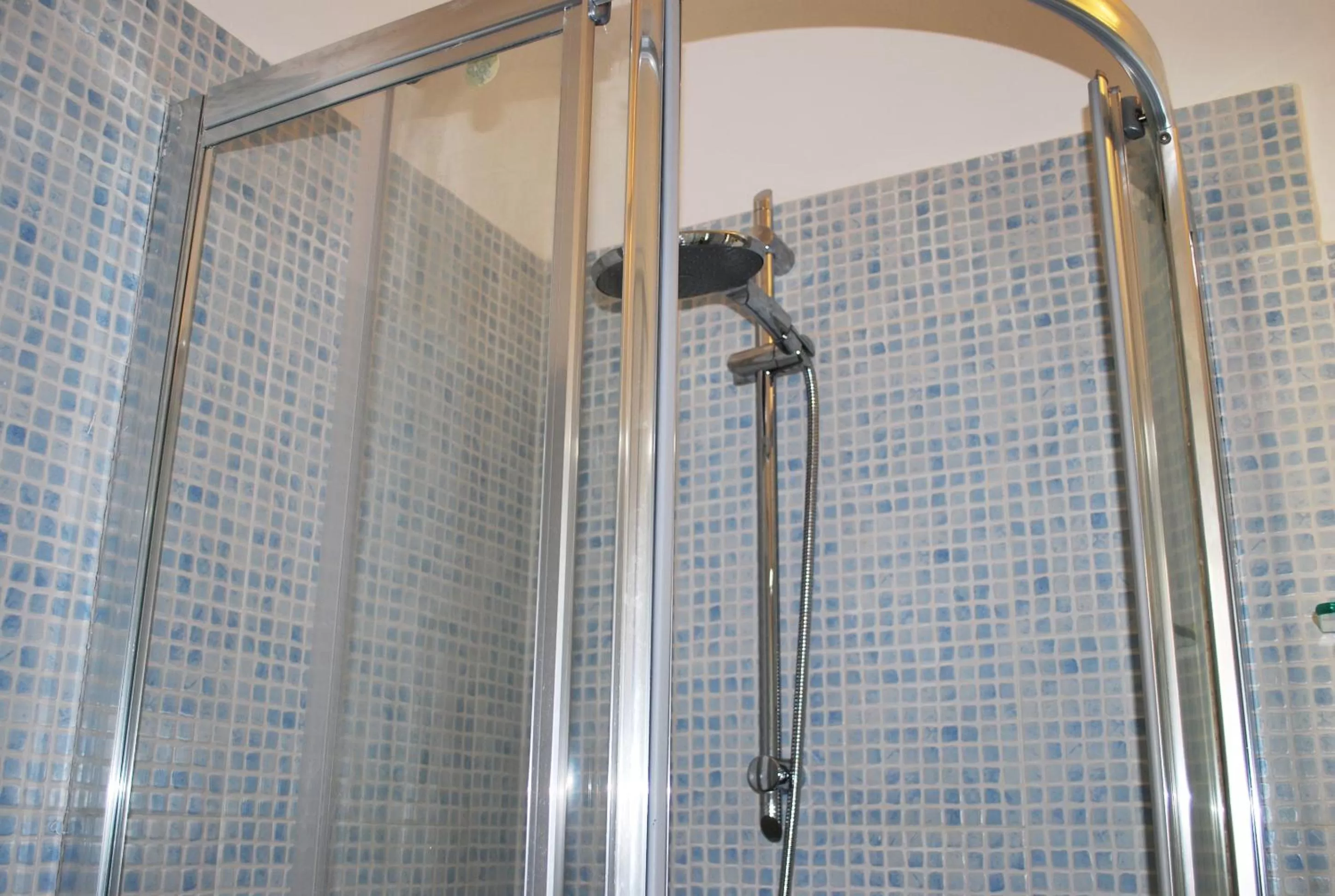 Shower in San Peter's Corner