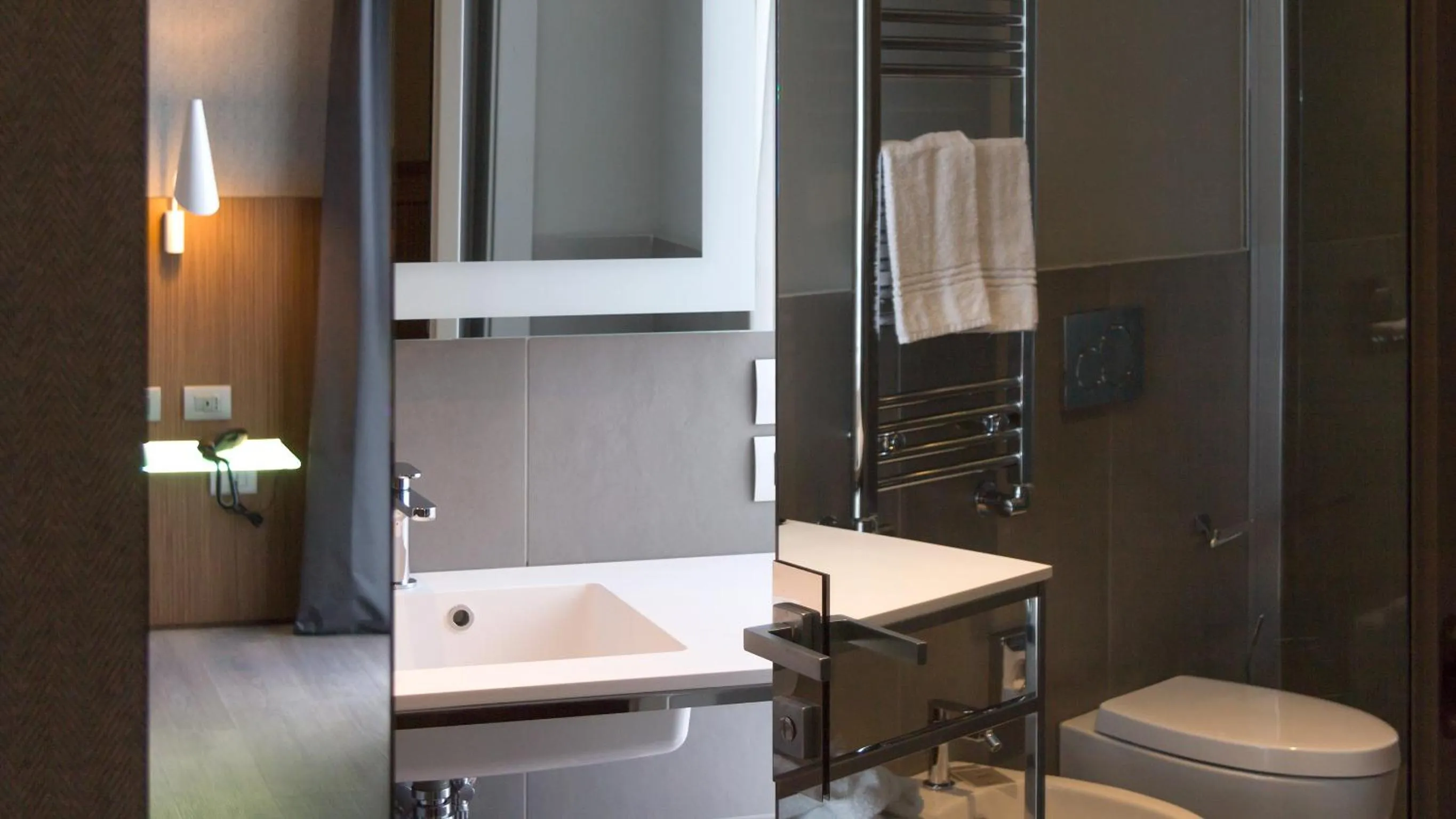 Toilet in G Hotel Pescara