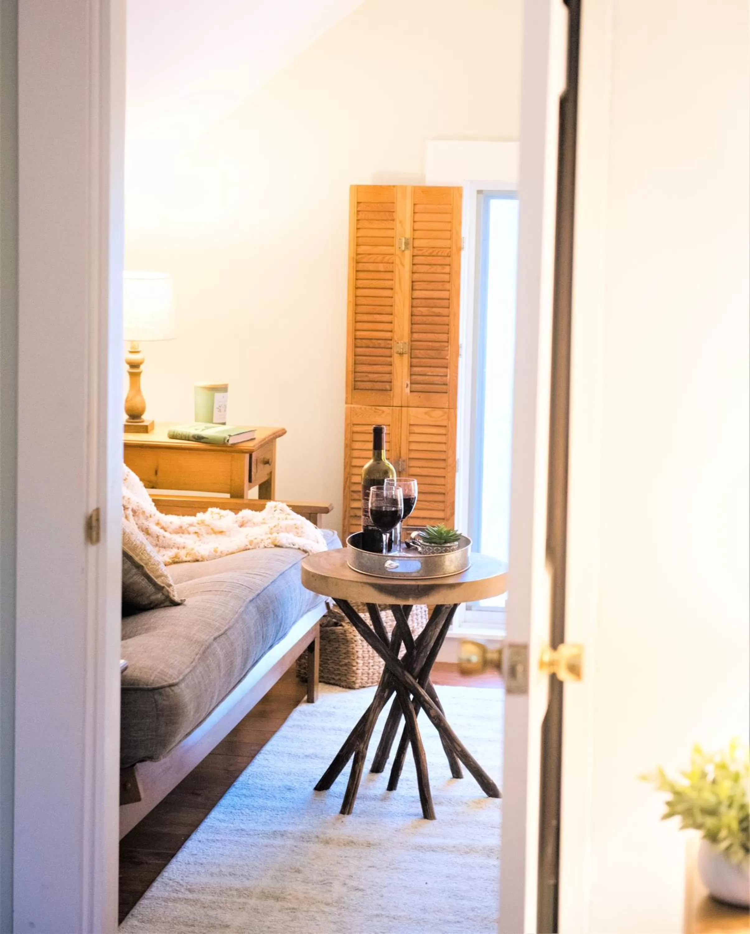 Drinks, Bed in Inn on Golden Pond