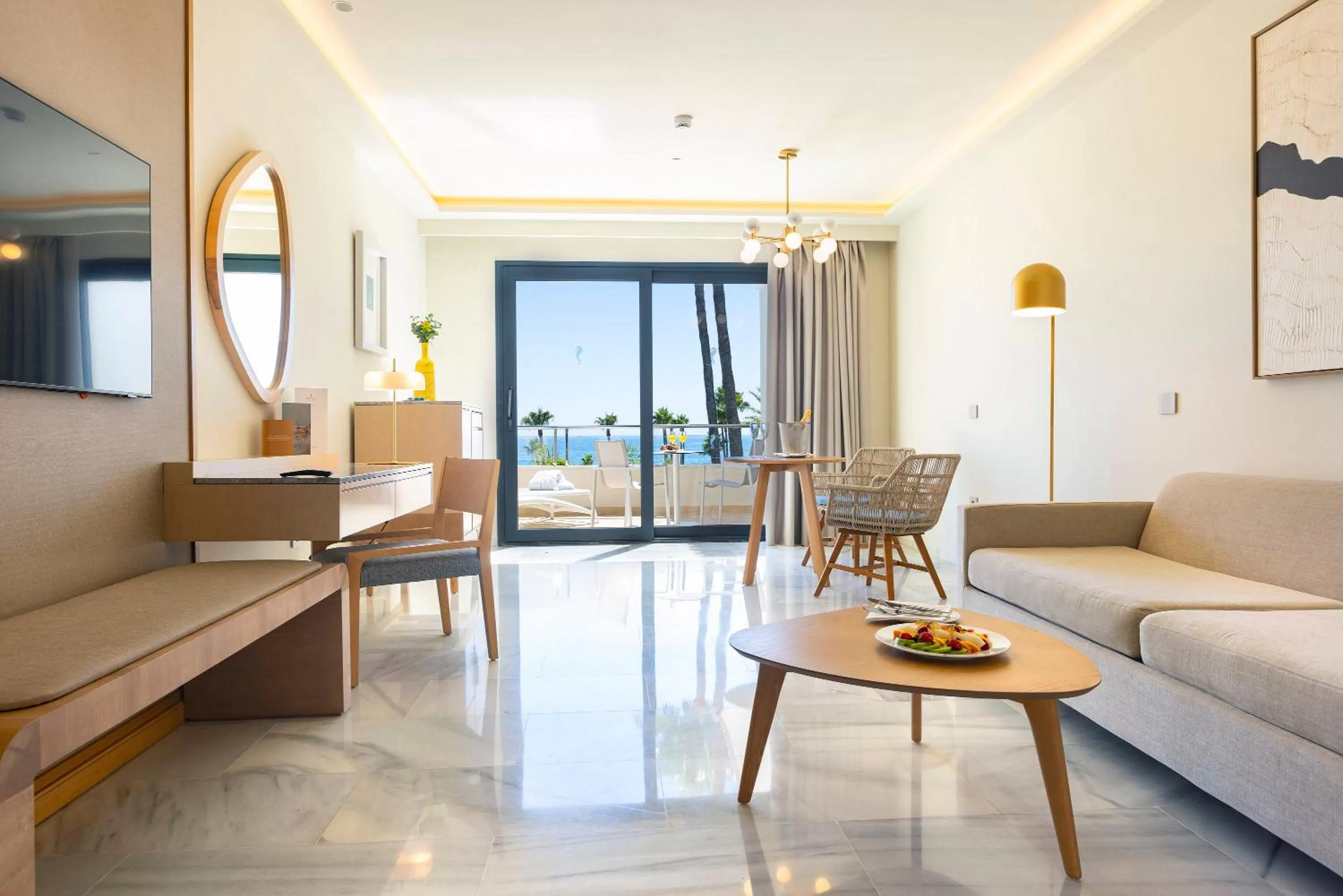 TV and multimedia in Hipotels Barrosa Palace & Spa