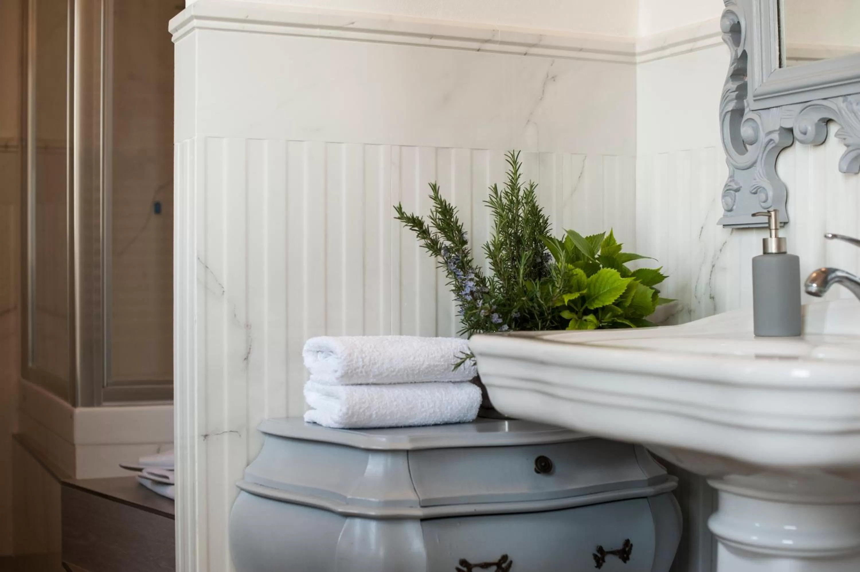 Bathroom in Country Lodge B&B
