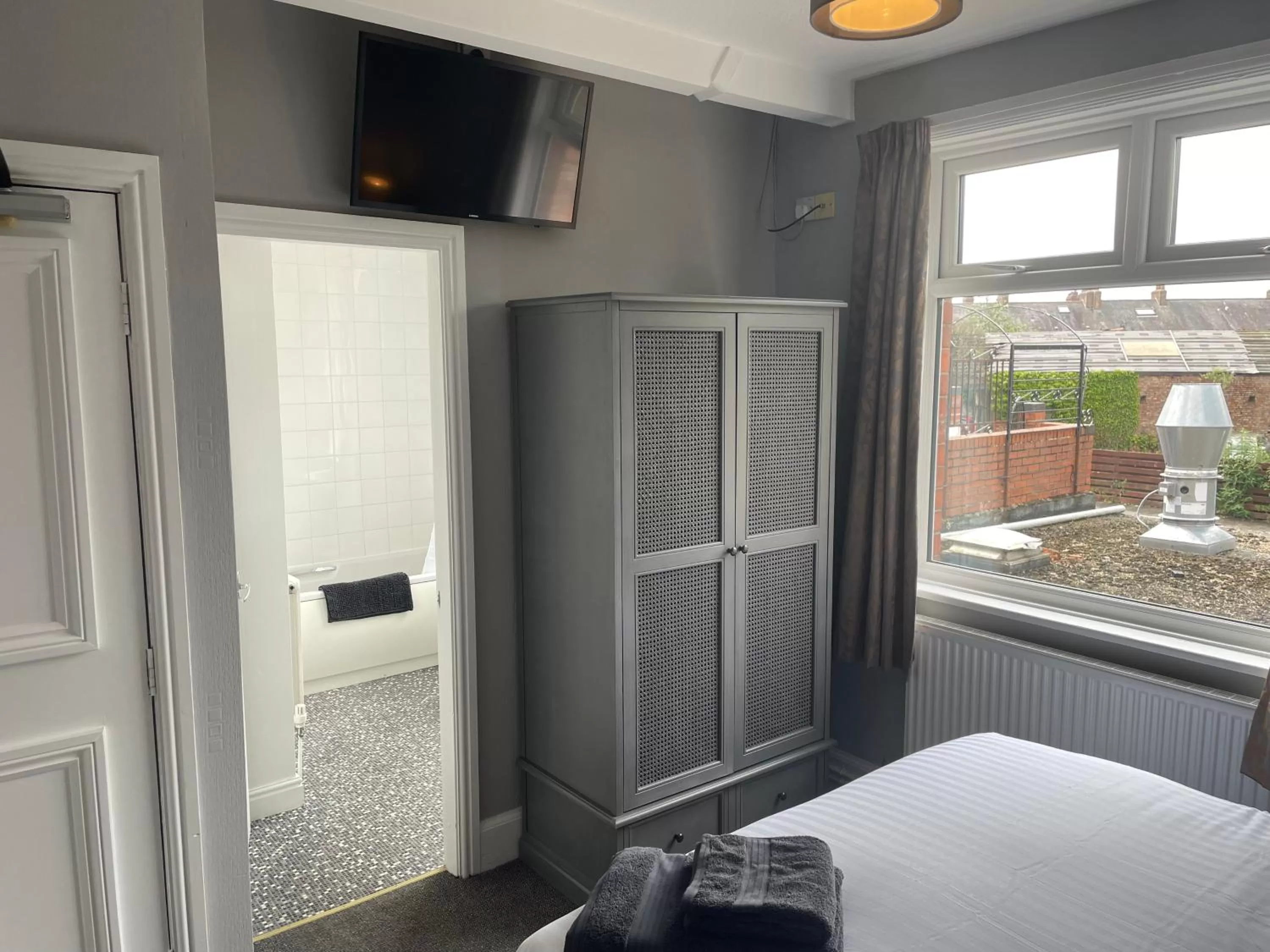 TV and multimedia, Bed in The Nags Head York