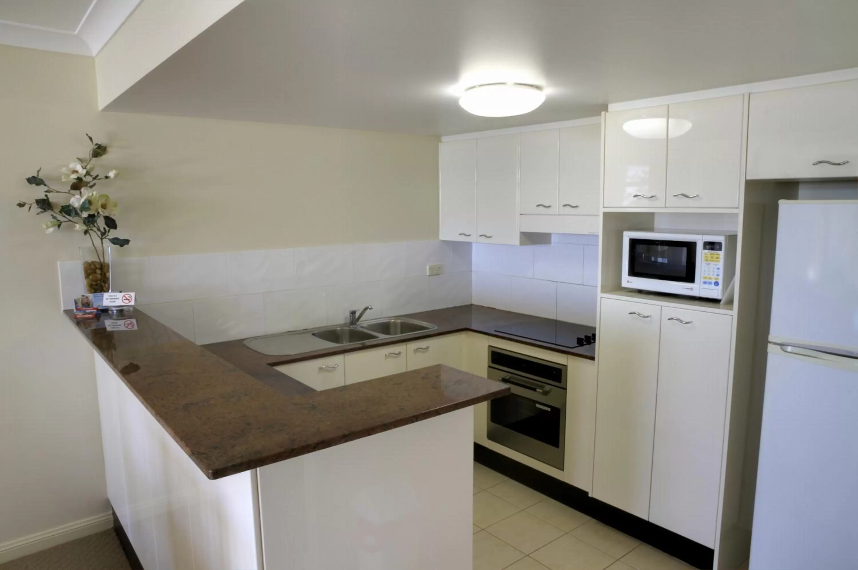 Kitchen or kitchenette in Northpoint Apartments