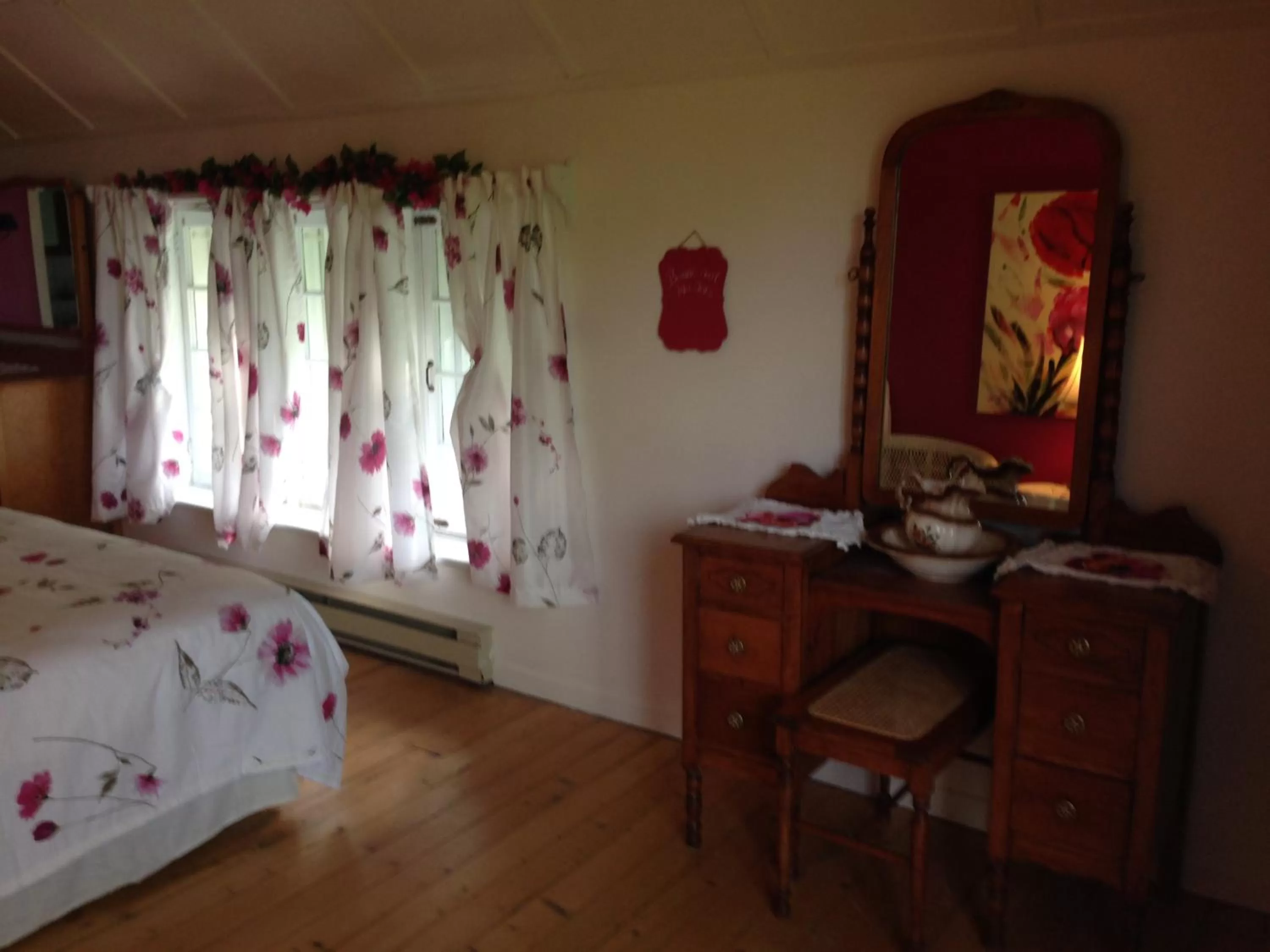 Decorative detail, Bed in Auberge sur la Côte