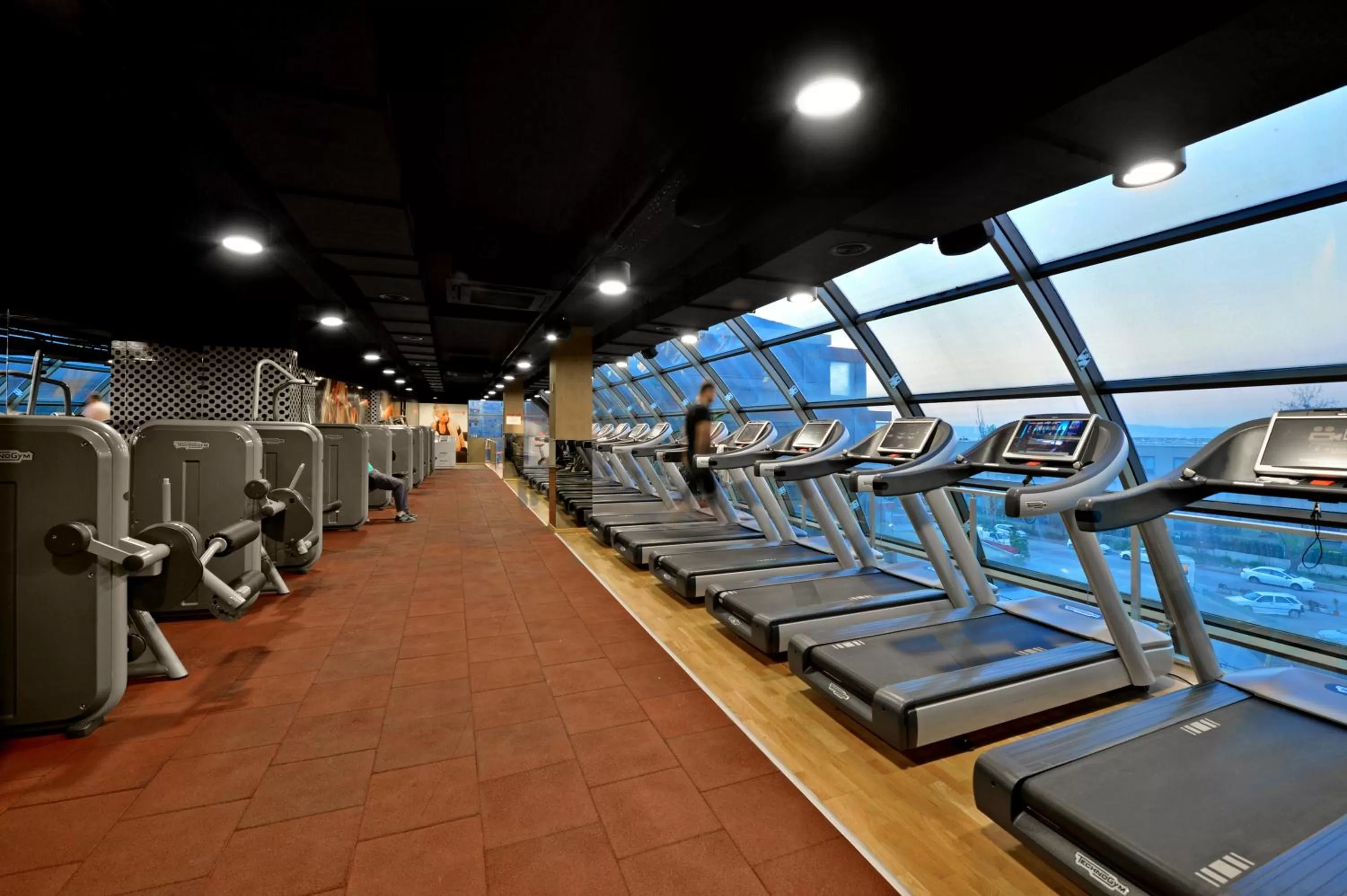 Fitness centre/facilities in Divan Bursa