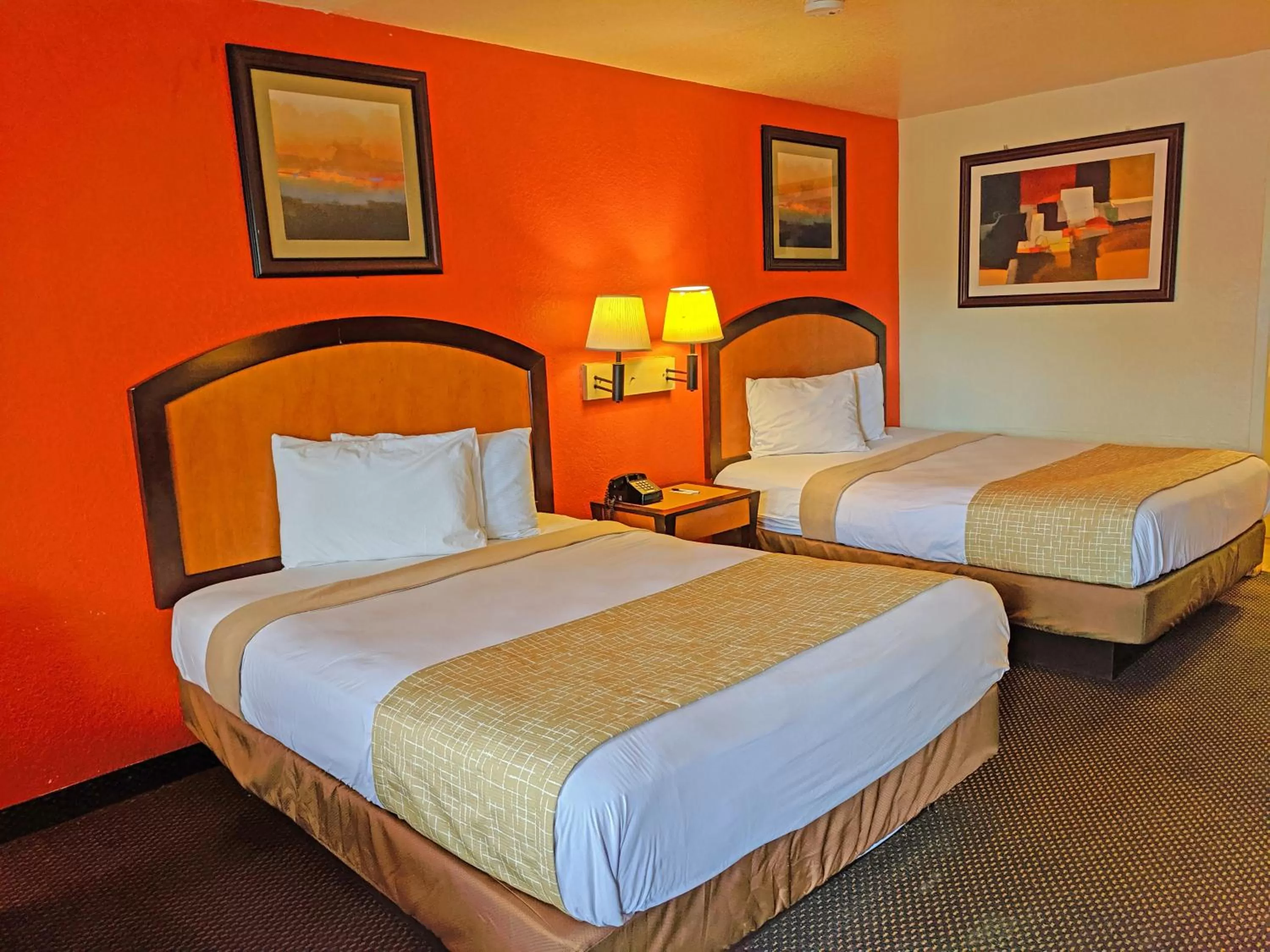 Bedroom, Bed in Travelodge by Wyndham Houston Hobby Airport
