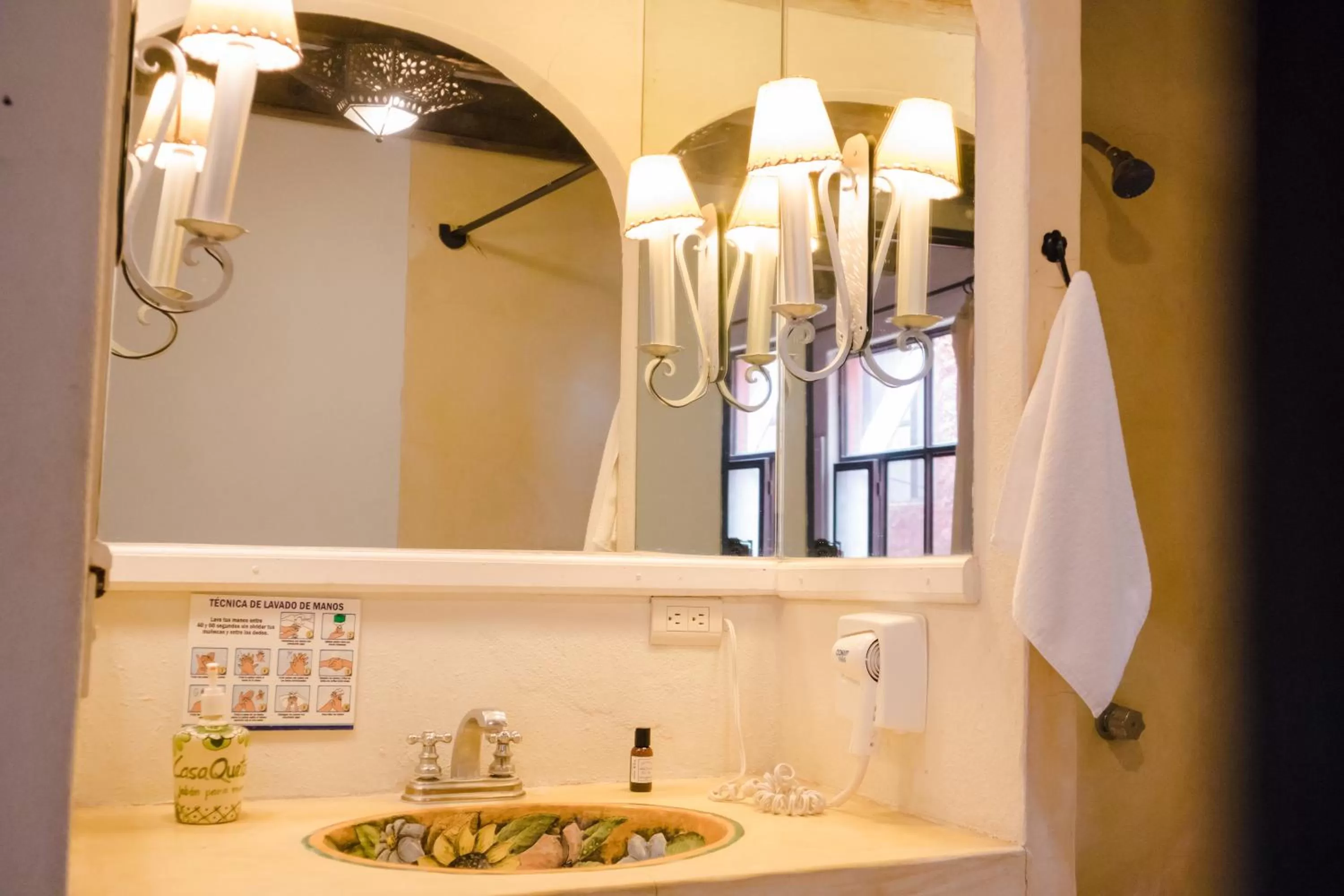 Bathroom in Casa Luna Hotel Boutique