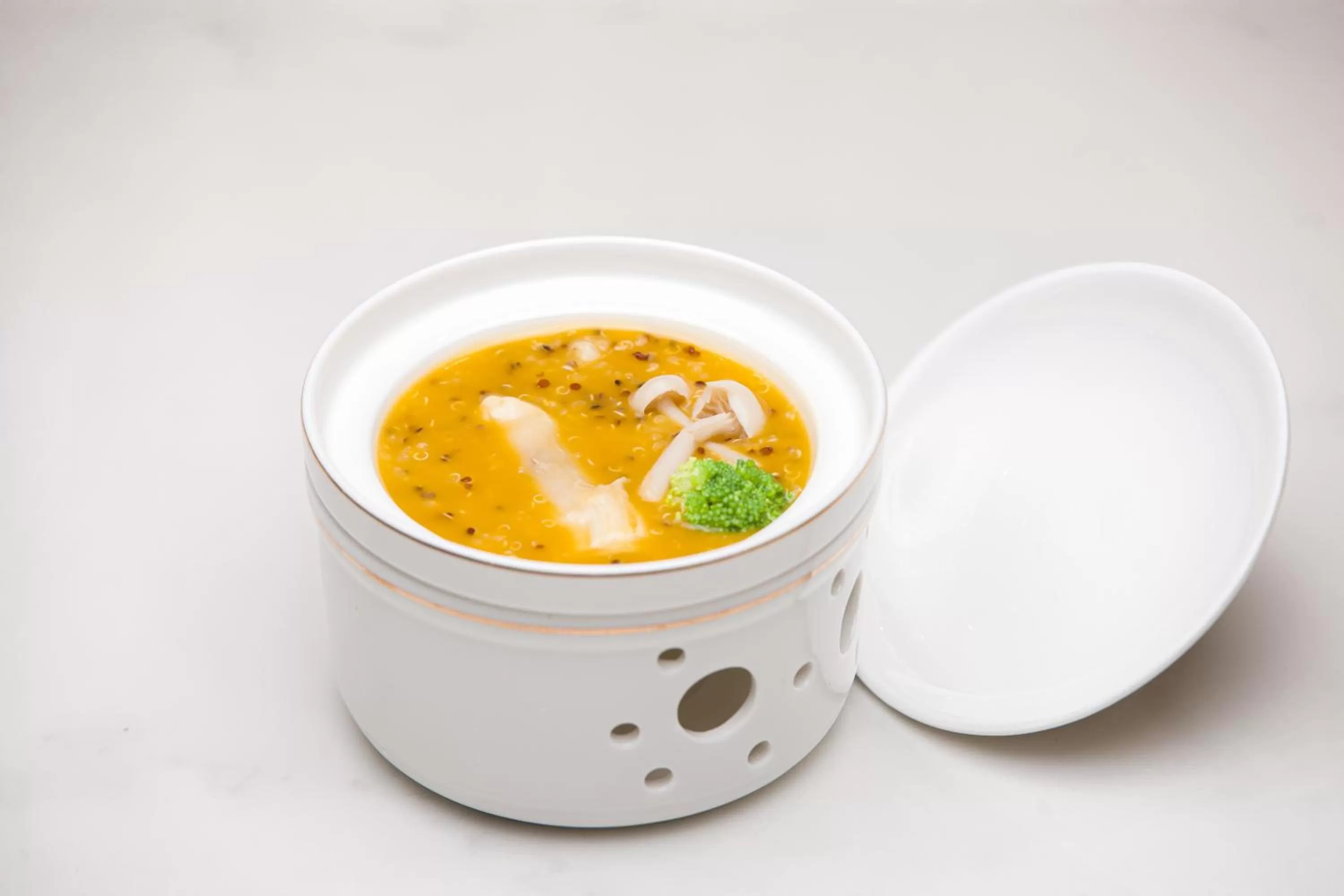 Food in Hôtel FAMILLE MONDIALE