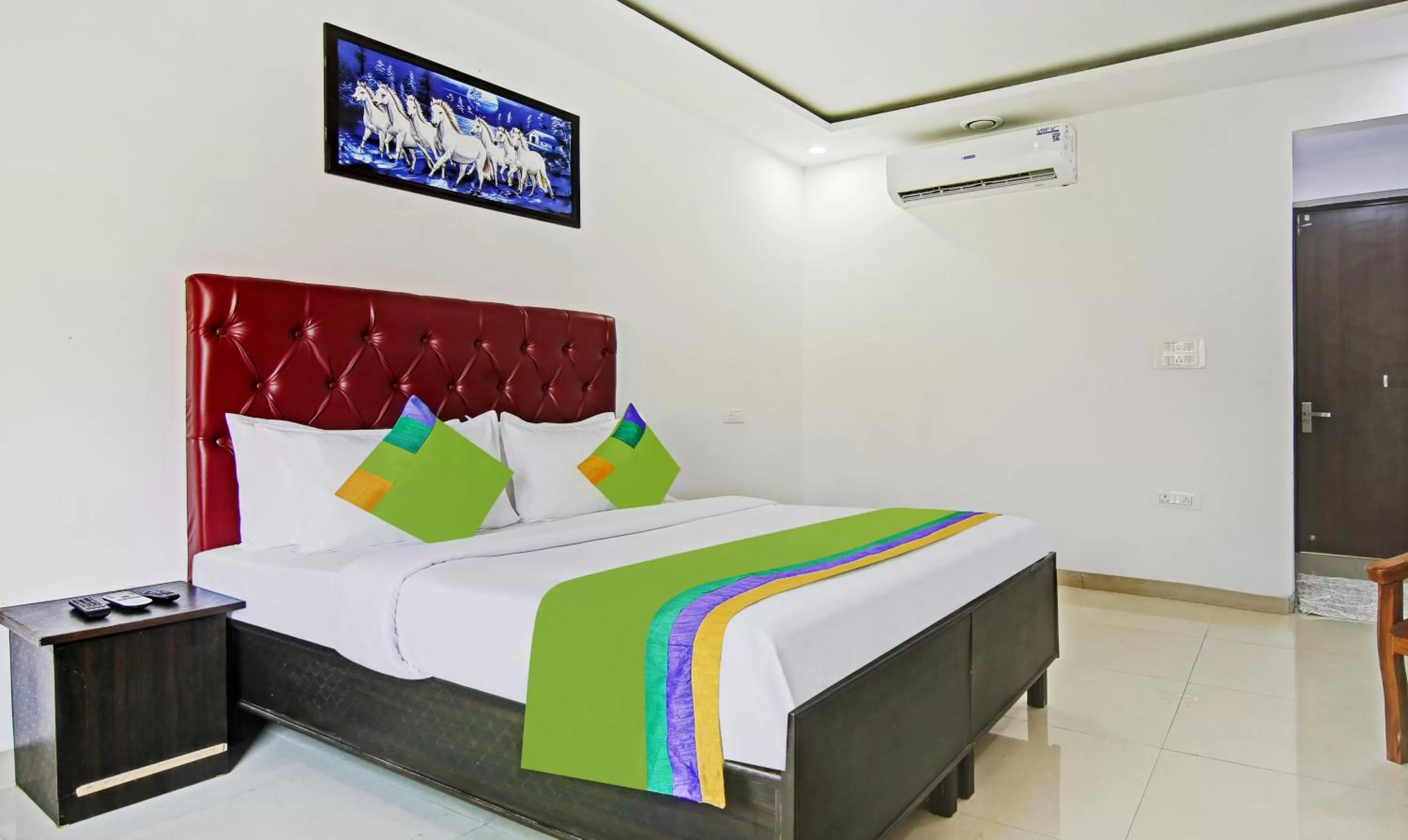 Bedroom, Bed in Treebo Trend Royal Empire