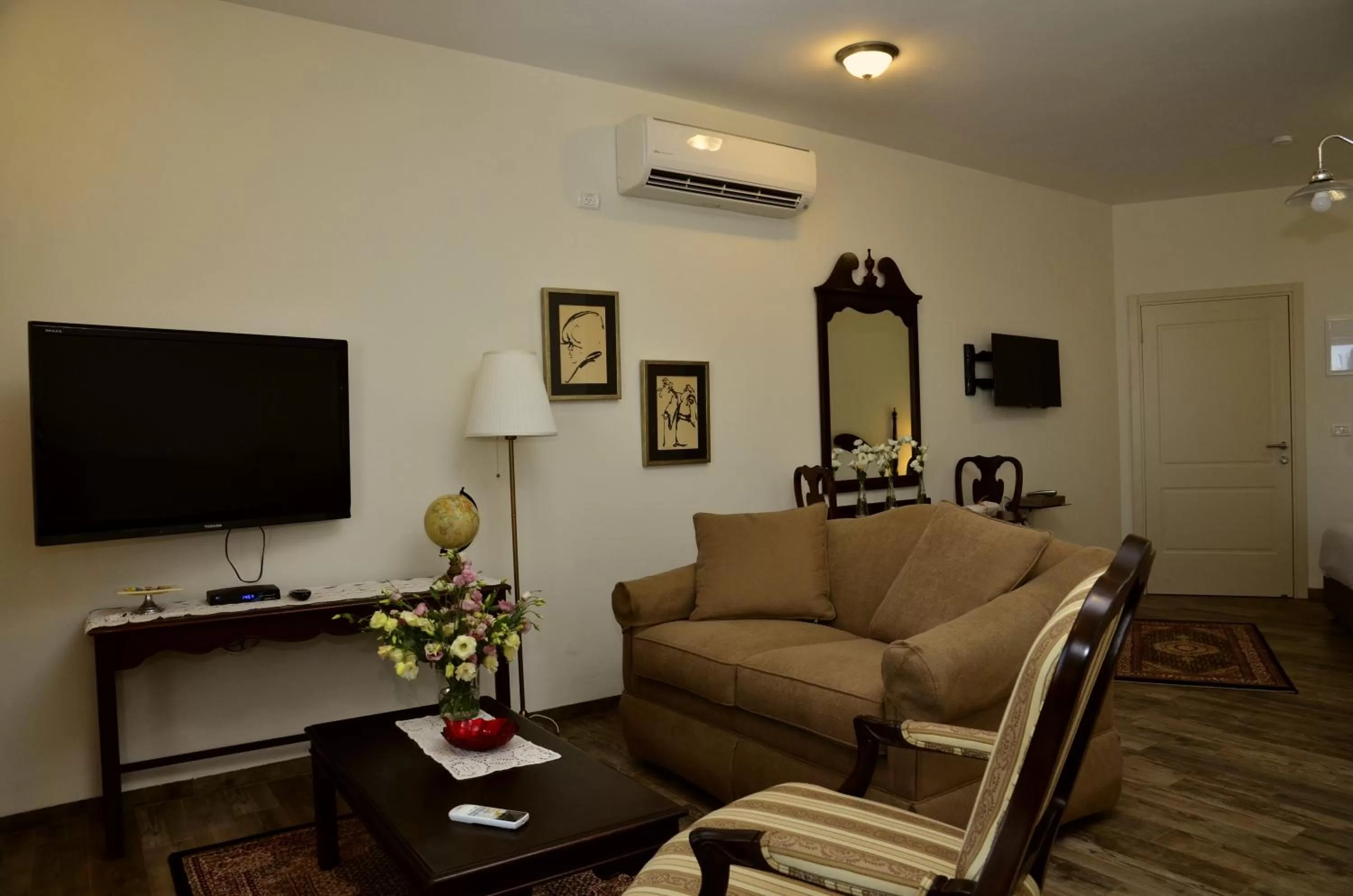 TV and multimedia, Seating Area in HaBaronit