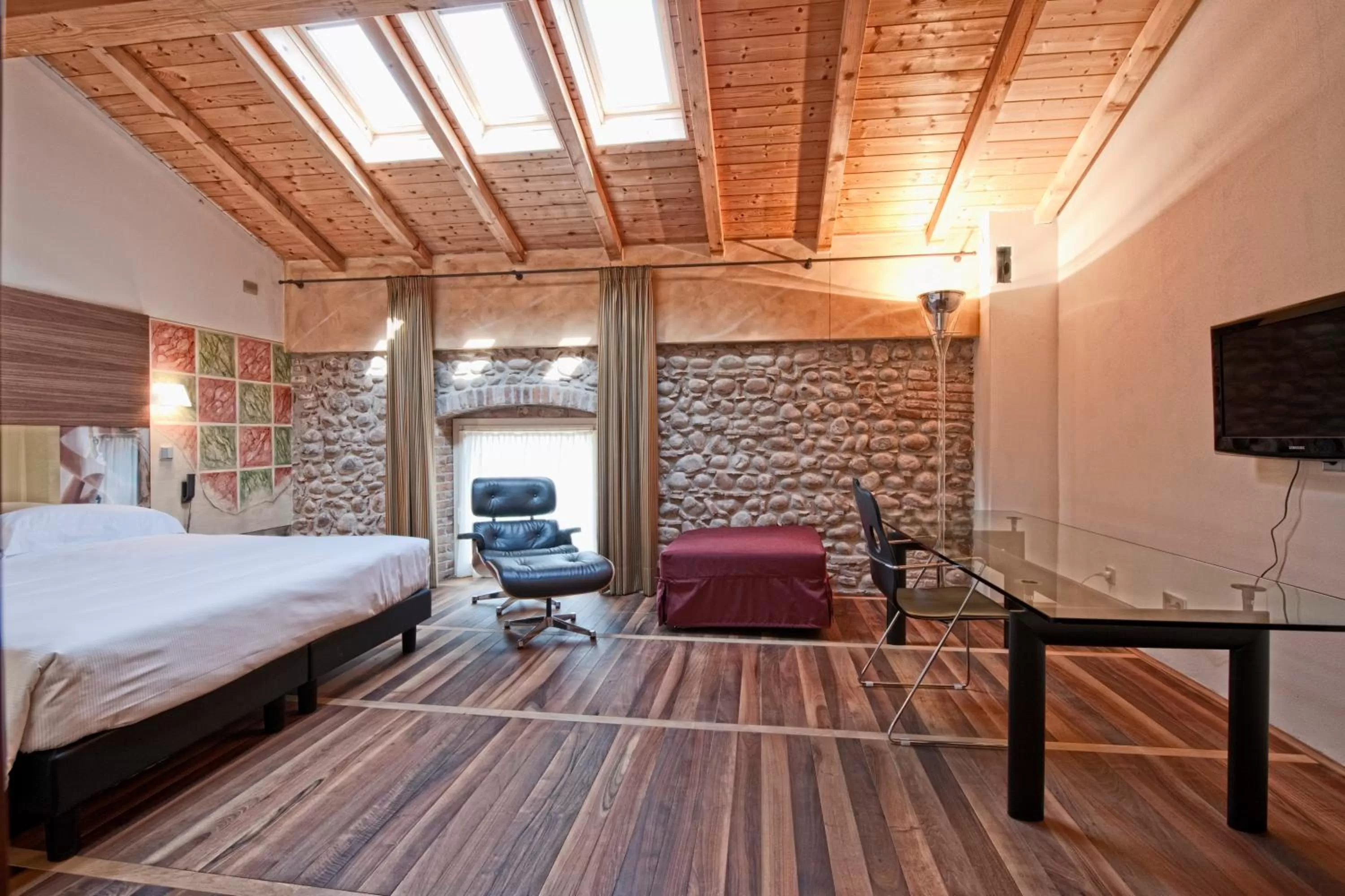 Photo of the whole room, Bed in Hotel Veronesi La Torre