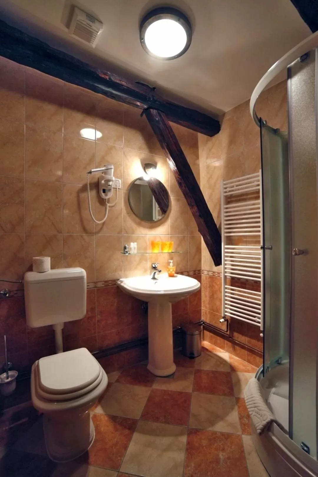 Shower, Bathroom in Bed & Breakfast Šilak