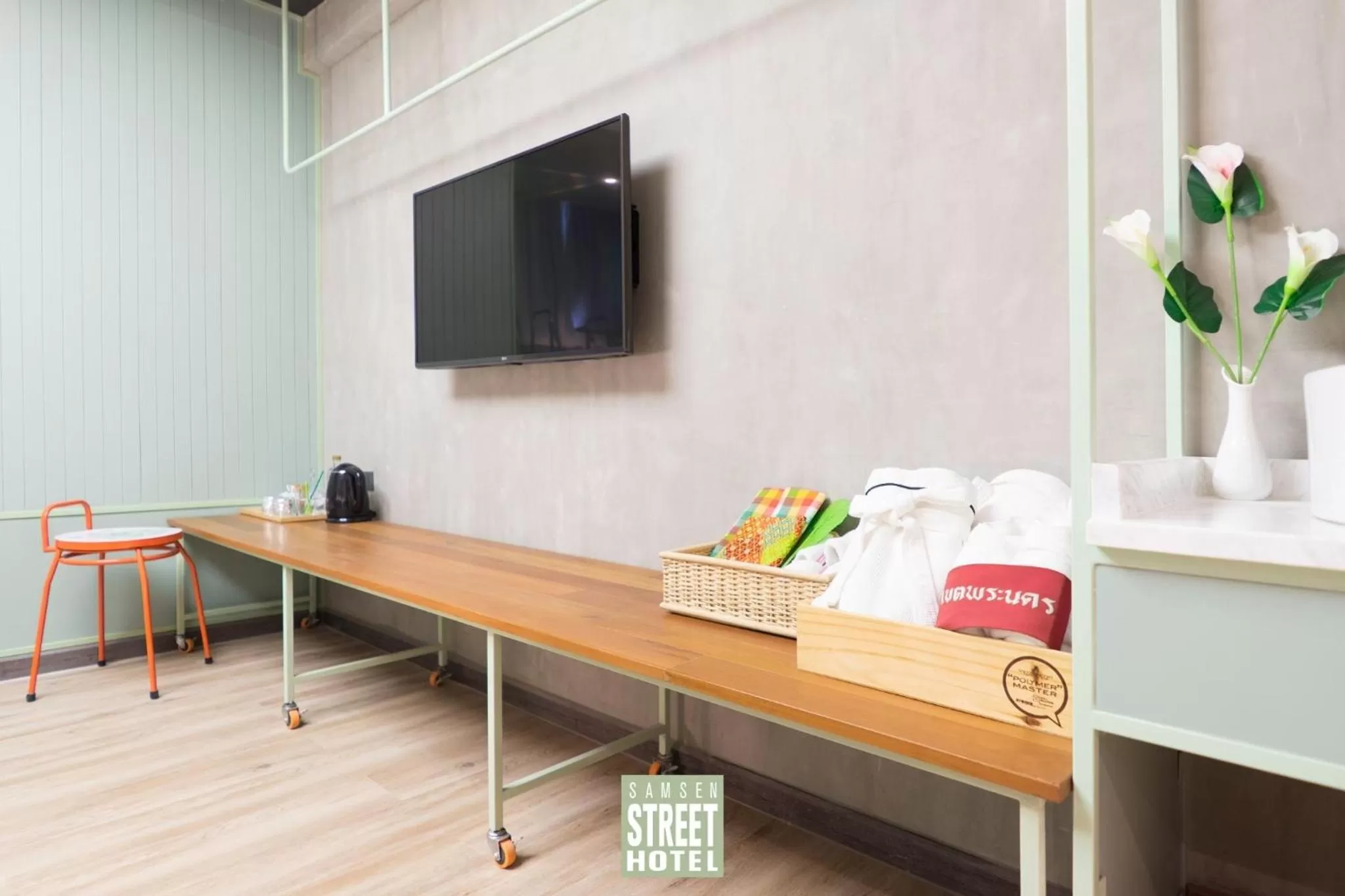 TV and multimedia in Samsen Street Hotel