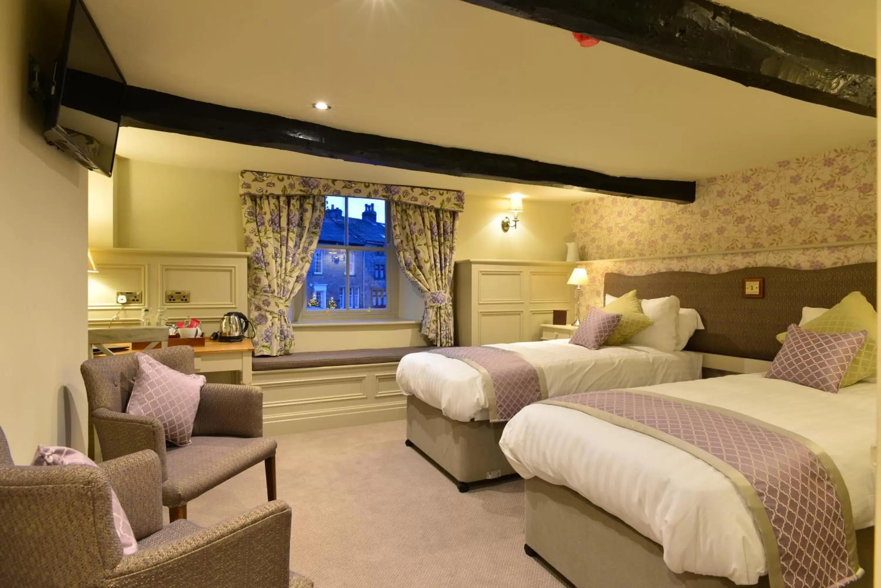Large Double or Twin Room in The Devonshire Grassington Large Double or Twin Room in The Devonshire Grassington