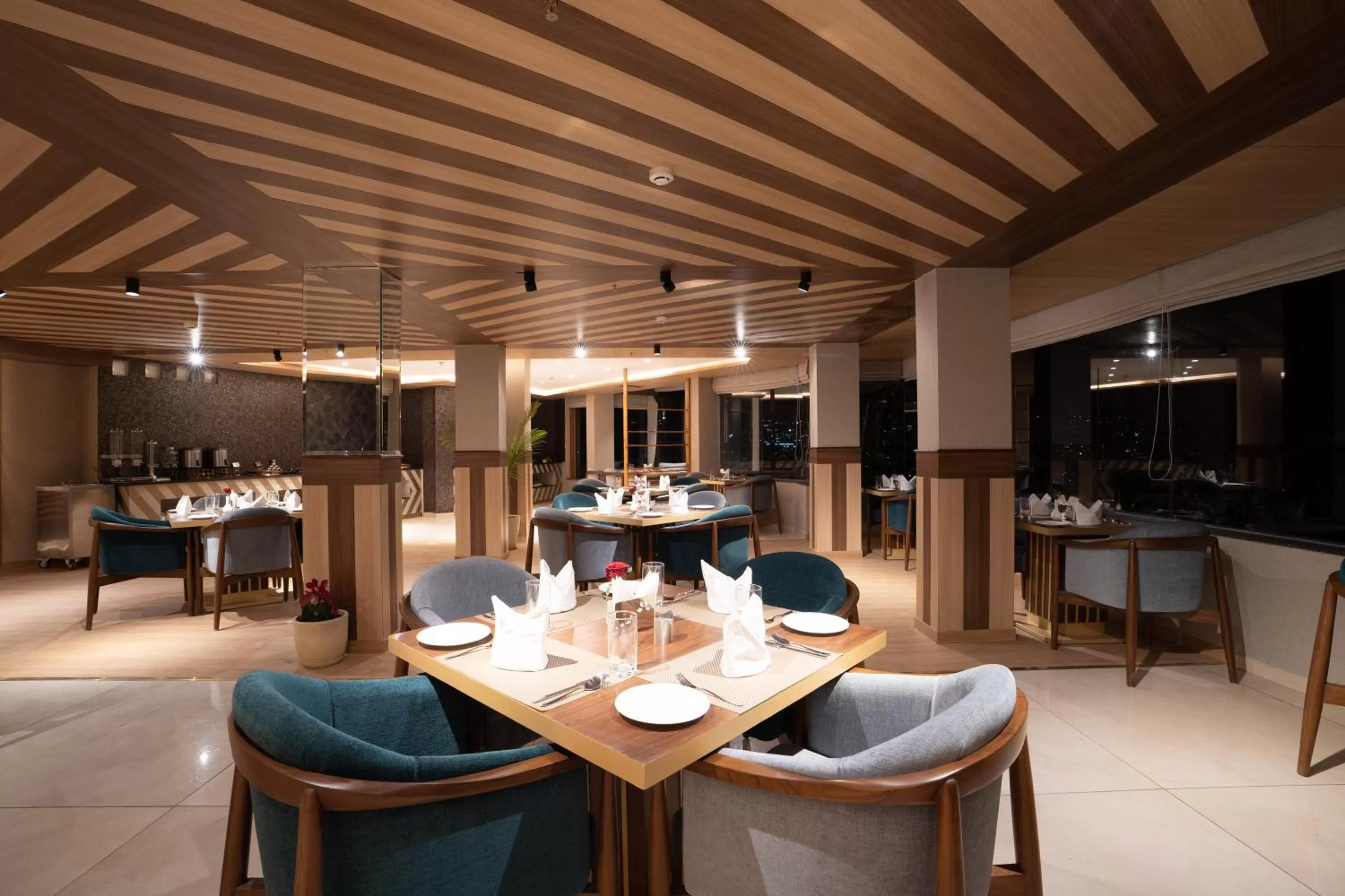 Restaurant/places to eat in Snow Valley Heights