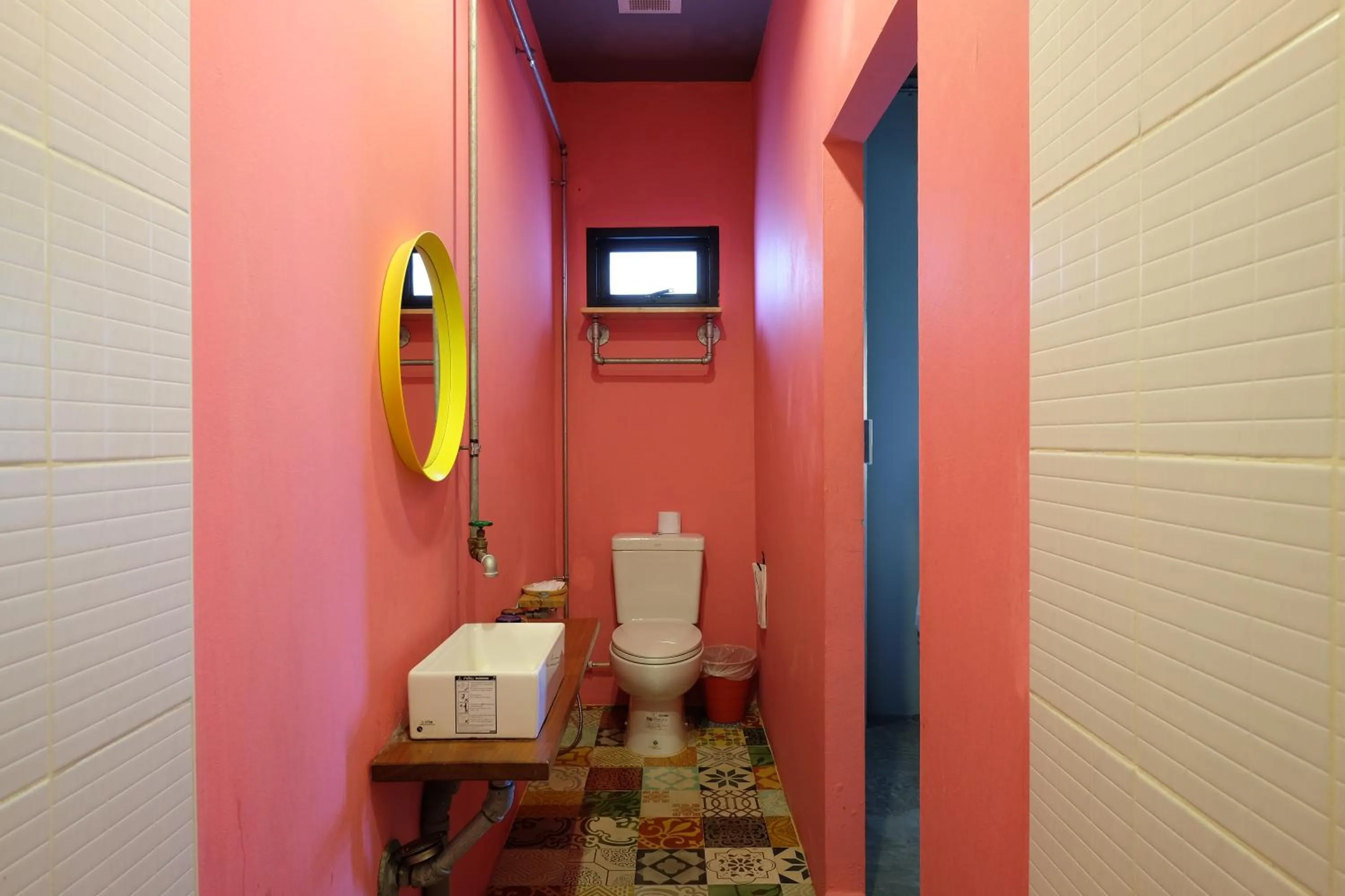 Bathroom in Bloo Hostel