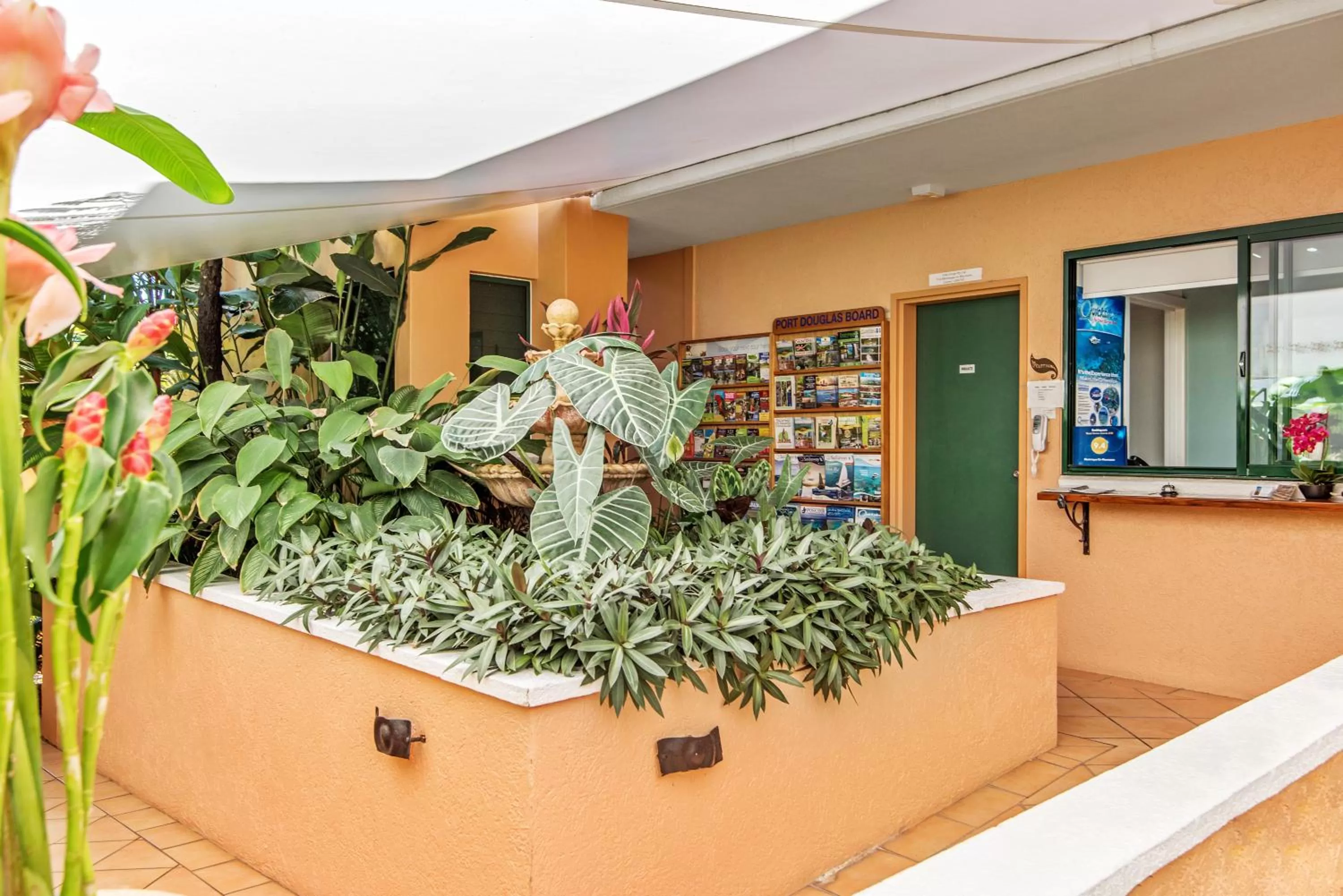 Lobby or reception in Martinique On Macrossan