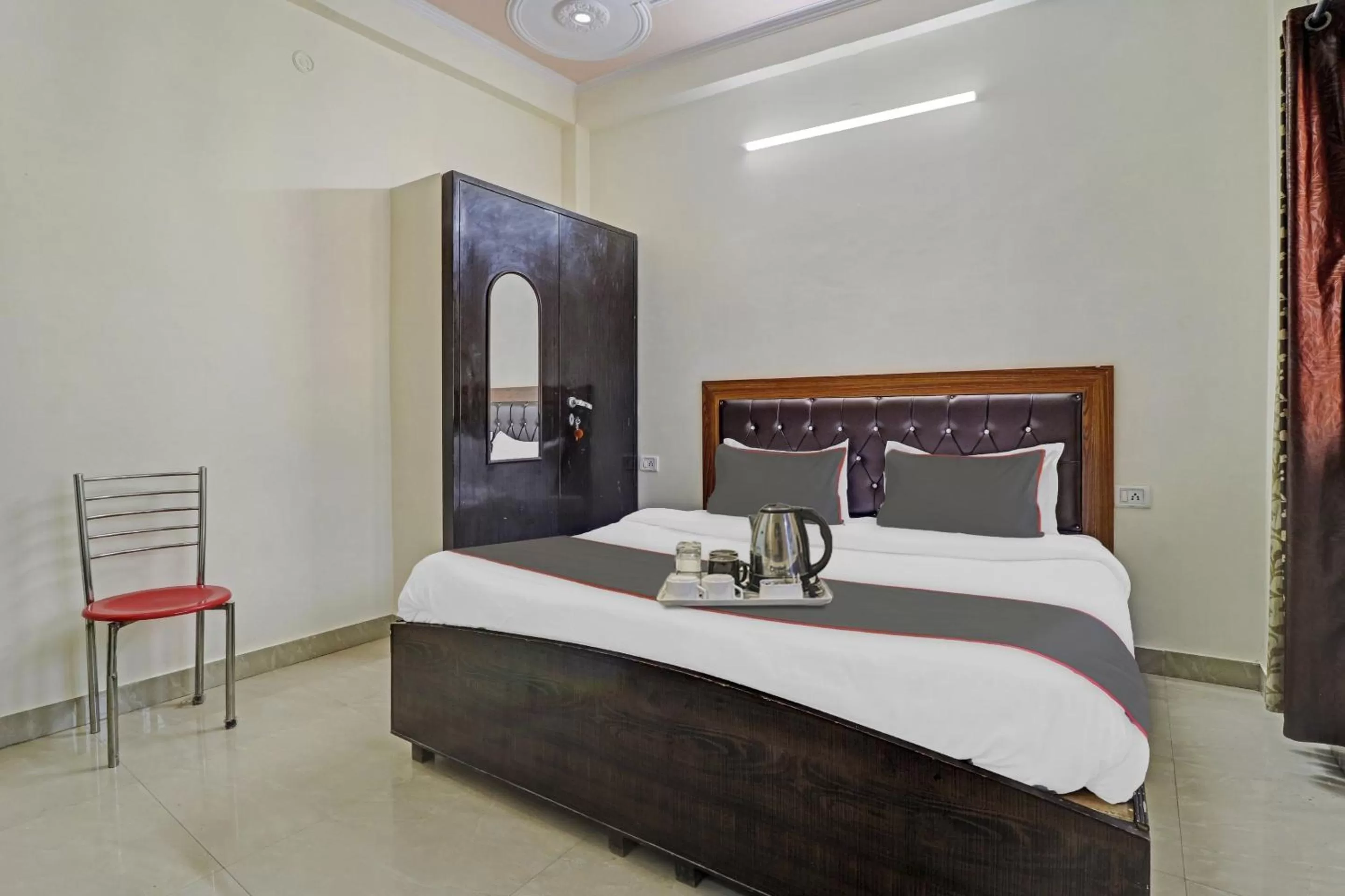 Bedroom, Bathroom in OYO Flagship Hotel Chandra palace