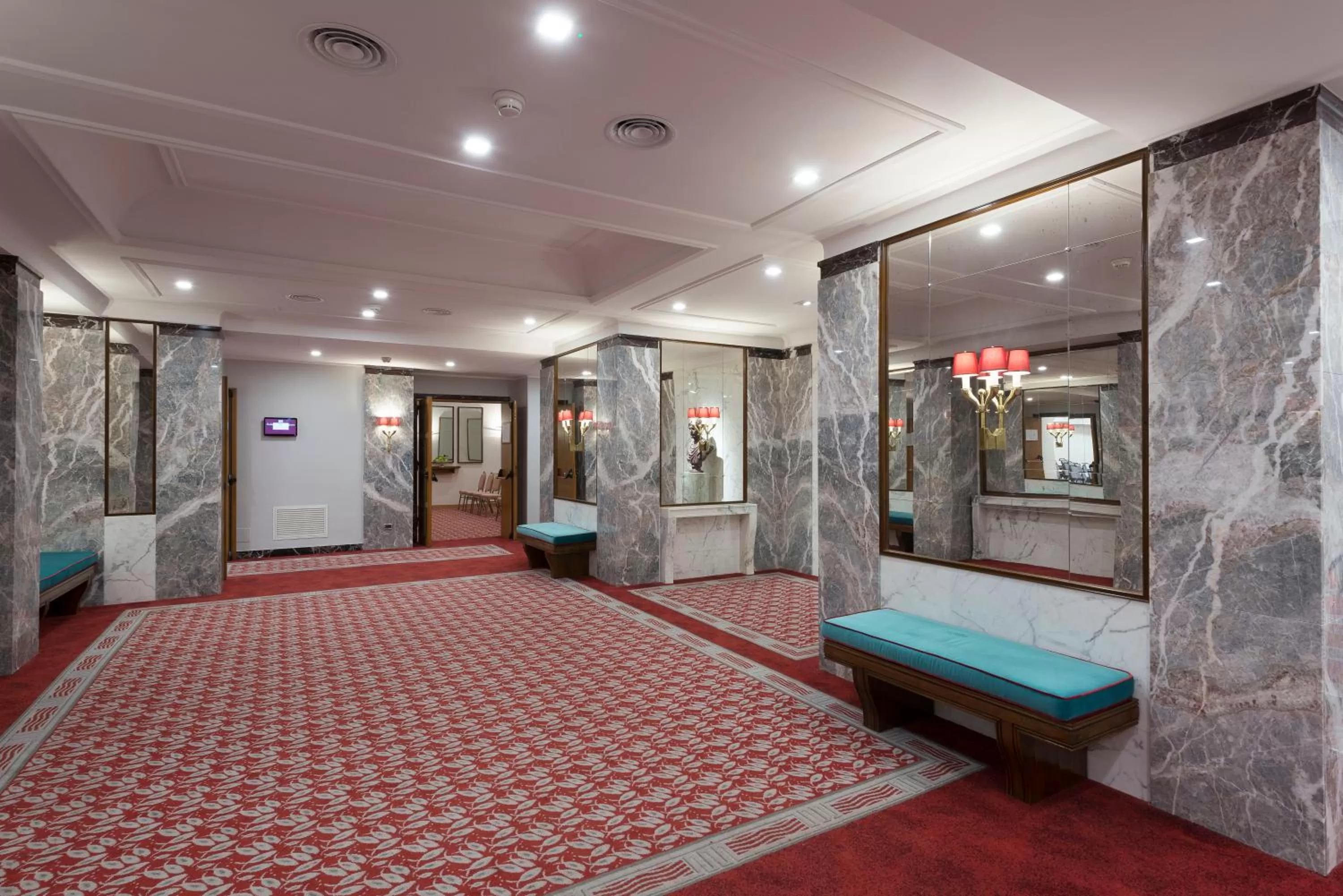 Business facilities in Bettoja Hotel Mediterraneo