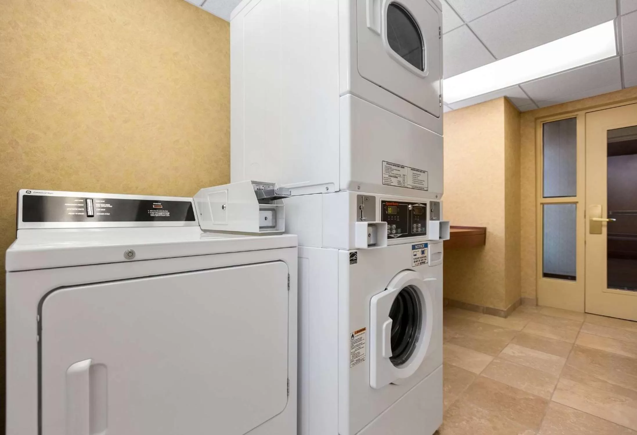 Property building in Hampton Inn & Suites Williamsburg Historic District