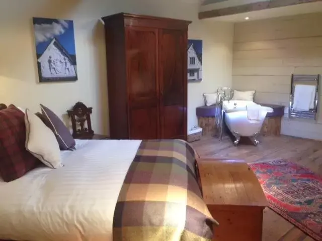 Superior King Room in The Cross Keys Superior King Room in The Cross Keys