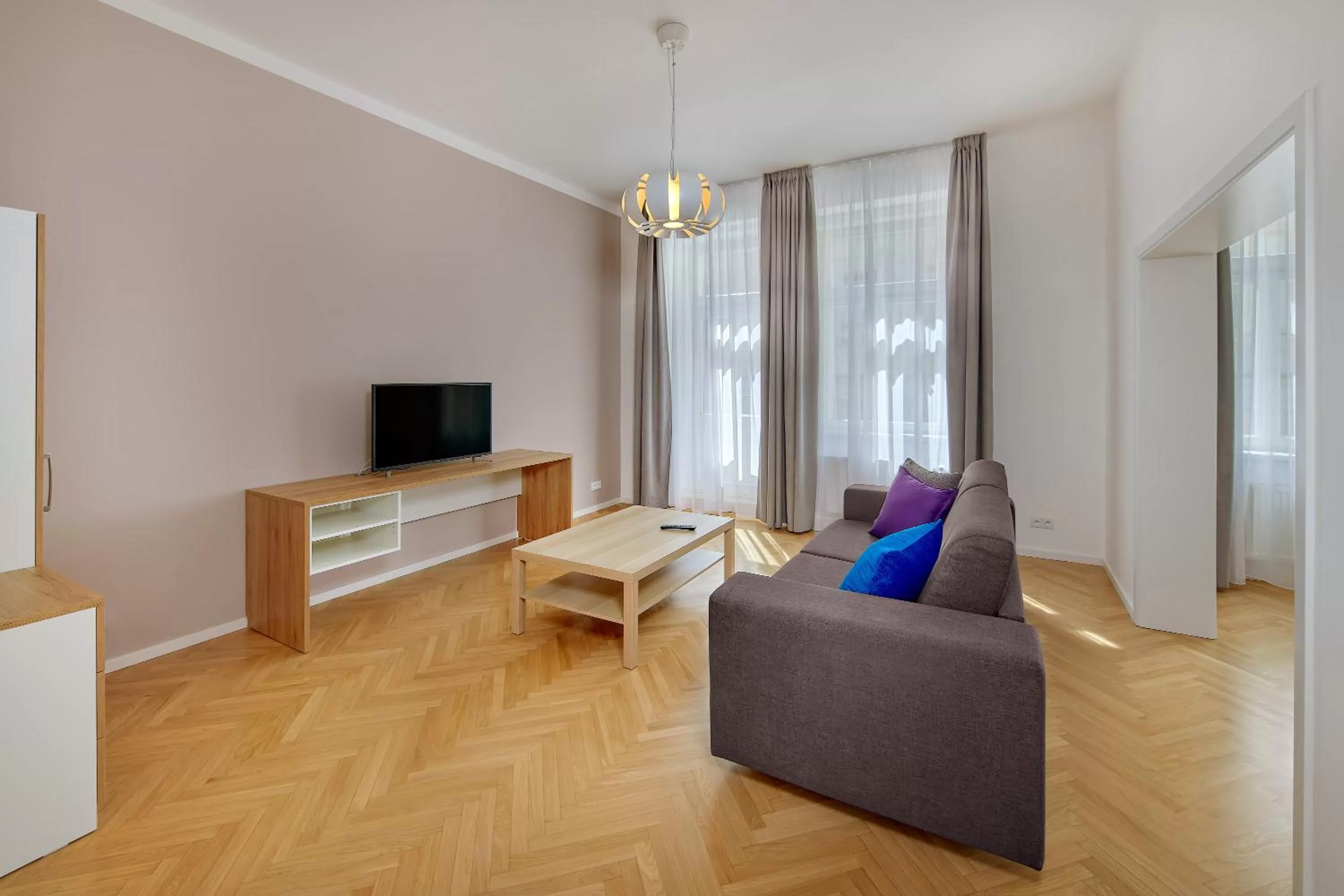 TV and multimedia in Downtown Suites Kodanska