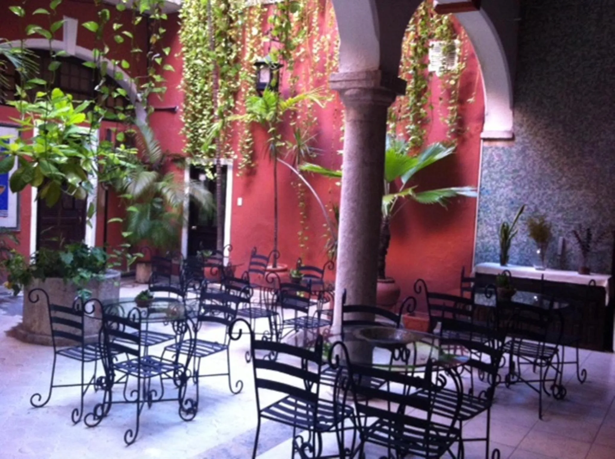 Restaurant/places to eat in Hotel Reforma