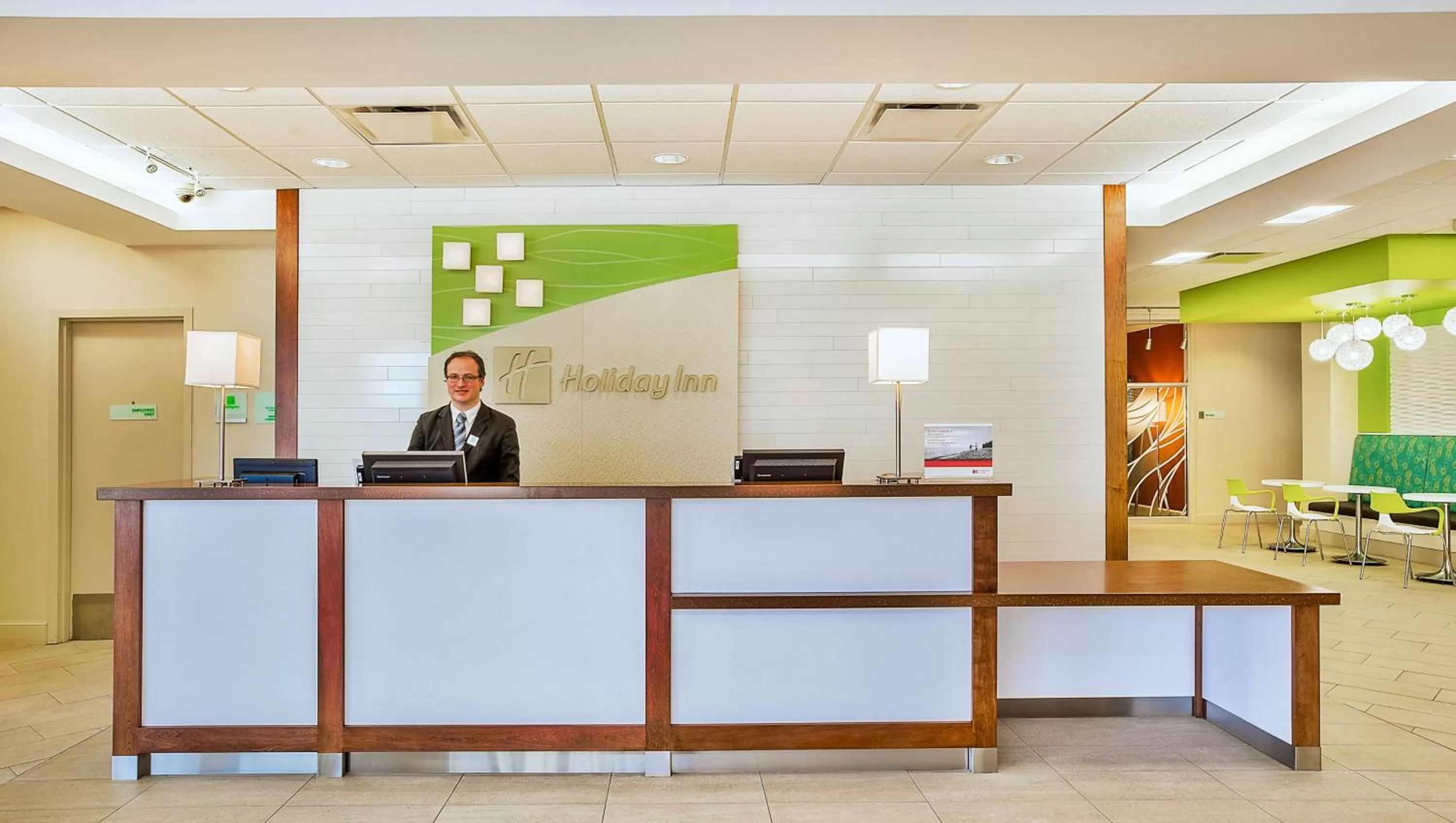 Lobby or reception in Holiday Inn Sydney - Waterfront by IHG