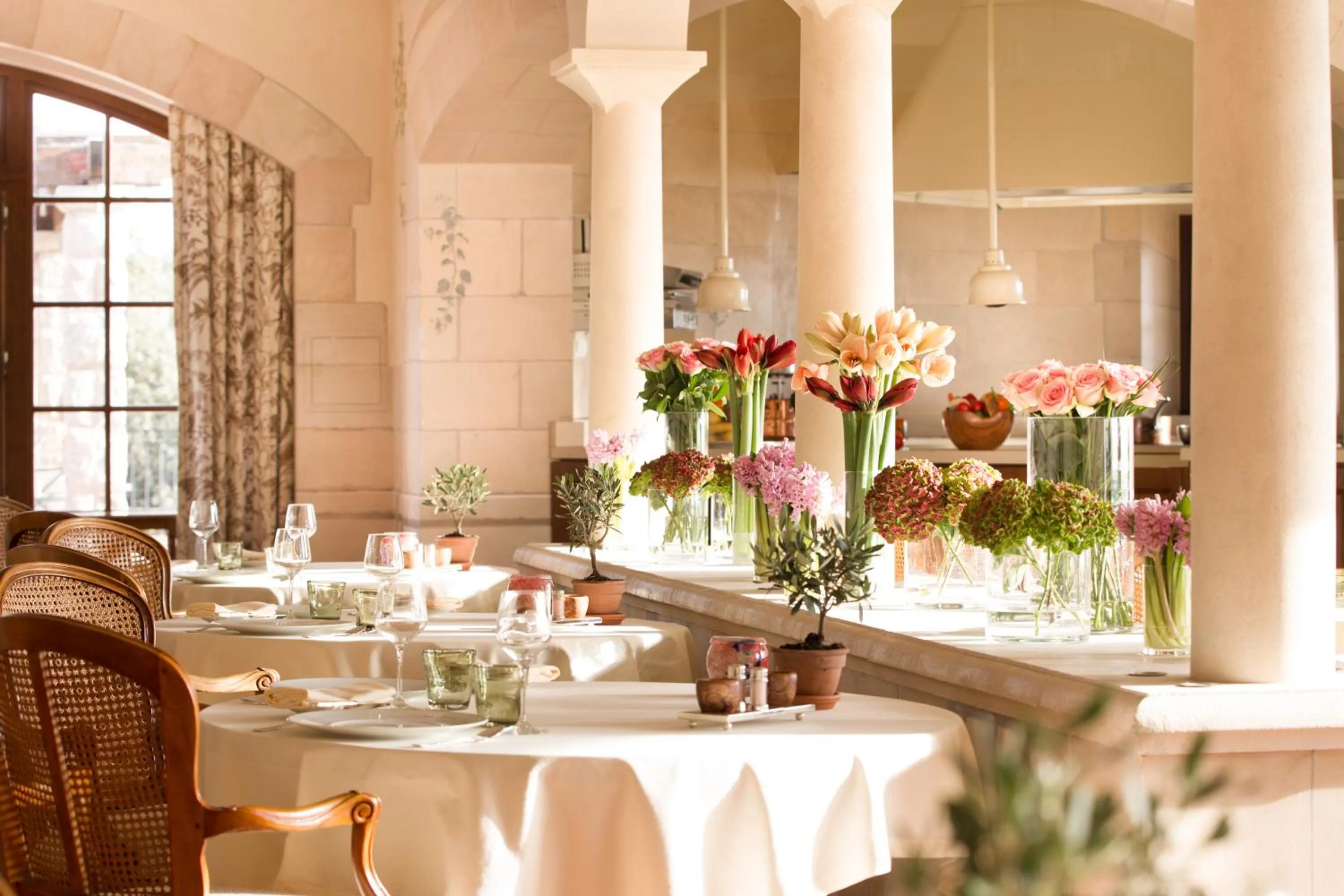 Restaurant/places to eat in Château Saint-Martin & Spa, Oetker Hotels