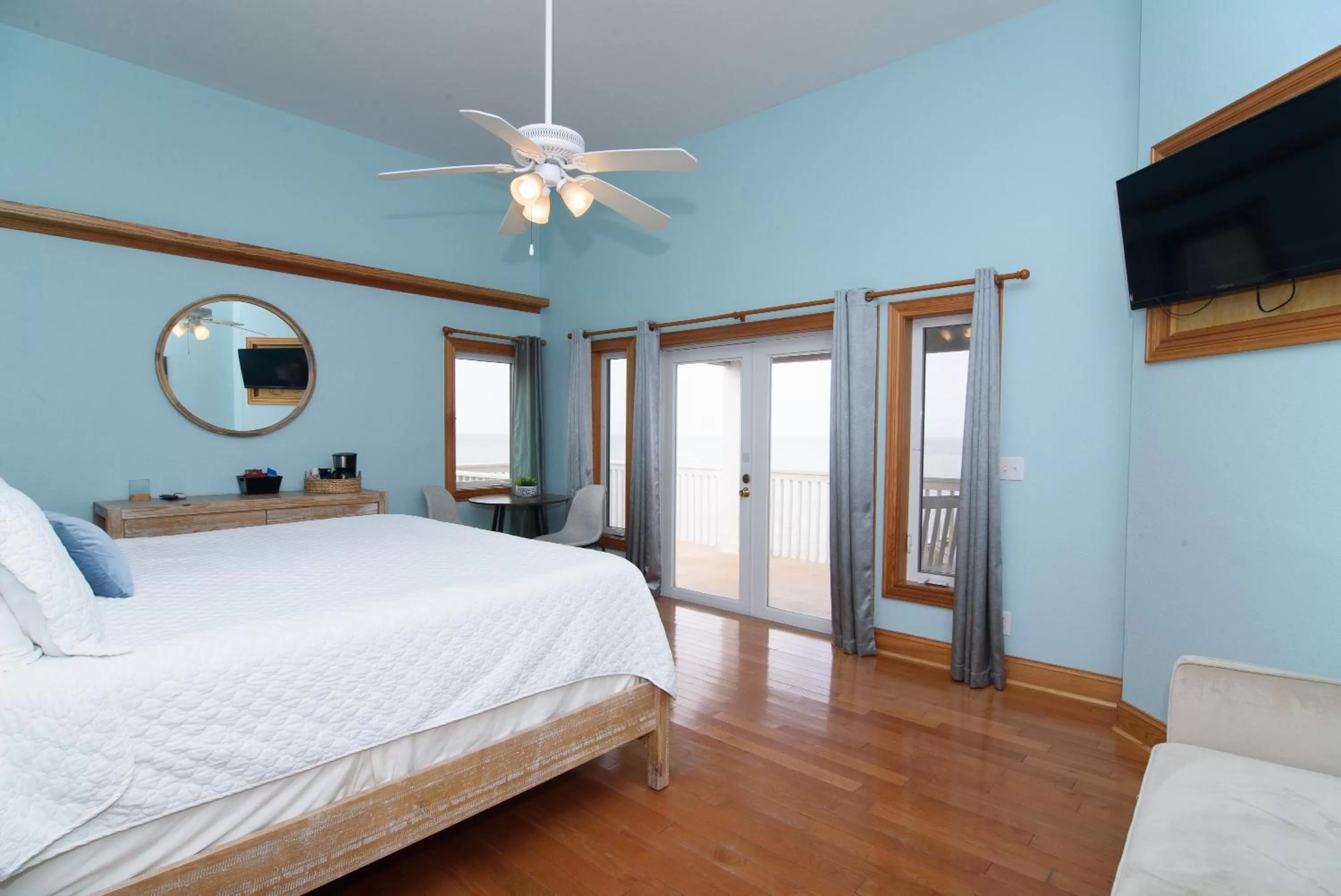 Bed in The Inn on Pamlico Sound