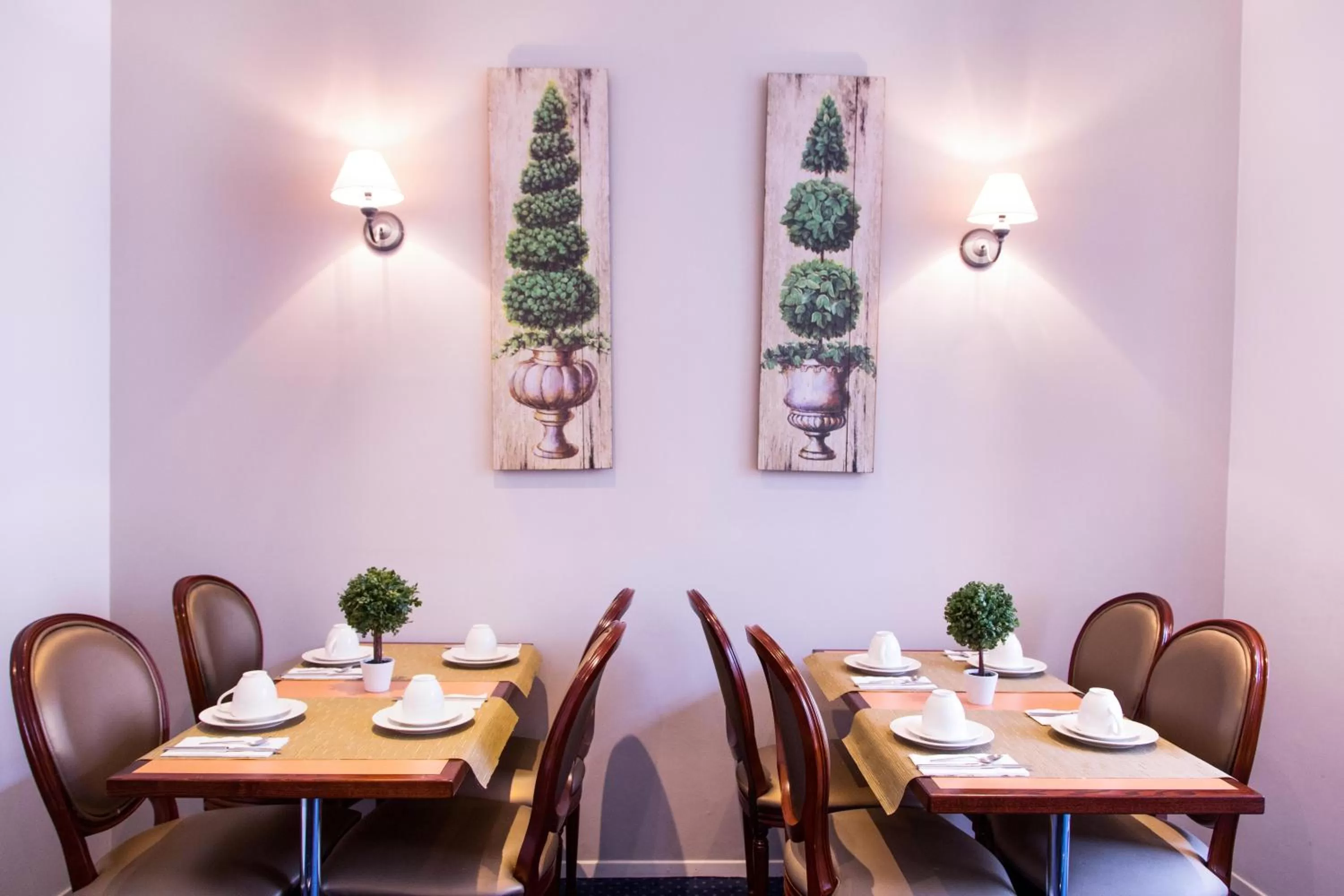 Restaurant/places to eat in Hotel Sagitta