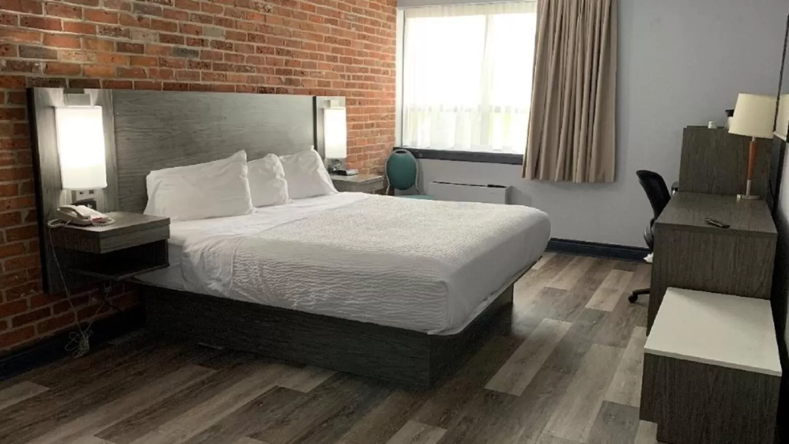 Bed in Travelodge by Wyndham Barrie