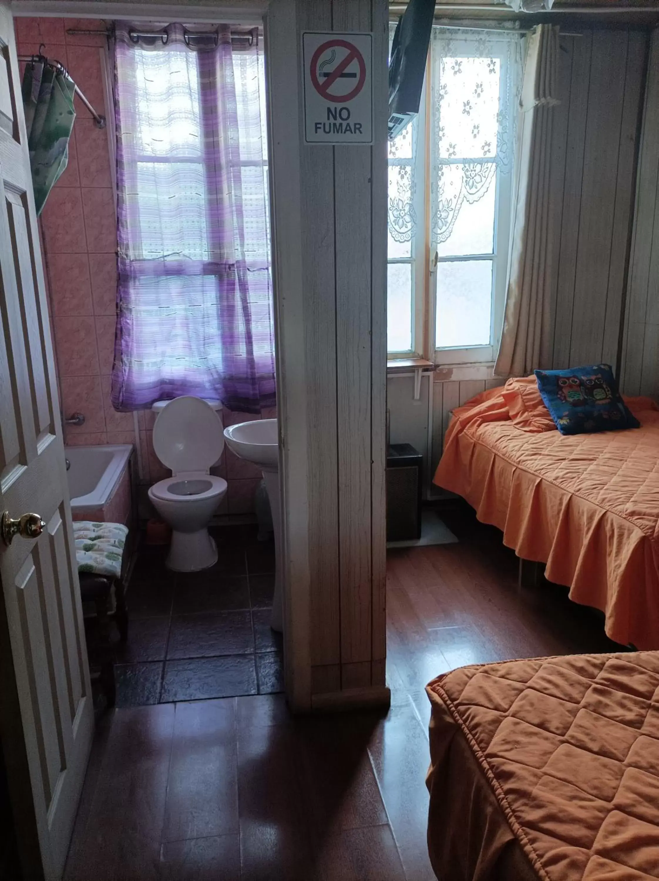 Twin Room in Alojamiento familiar rey Twin Room in Alojamiento familiar rey