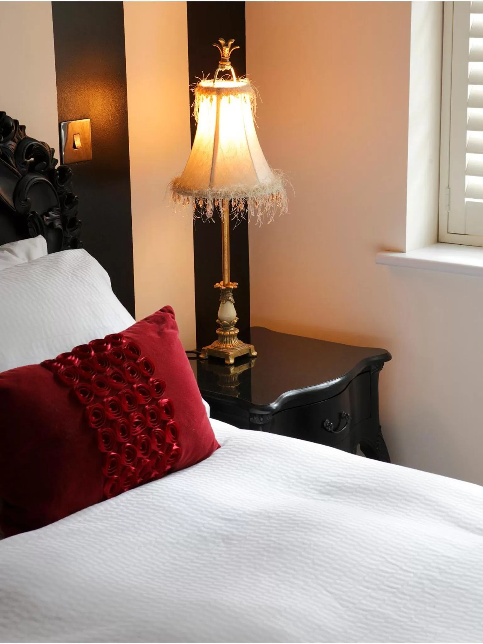 Bedroom, Bed in The Broad Leys