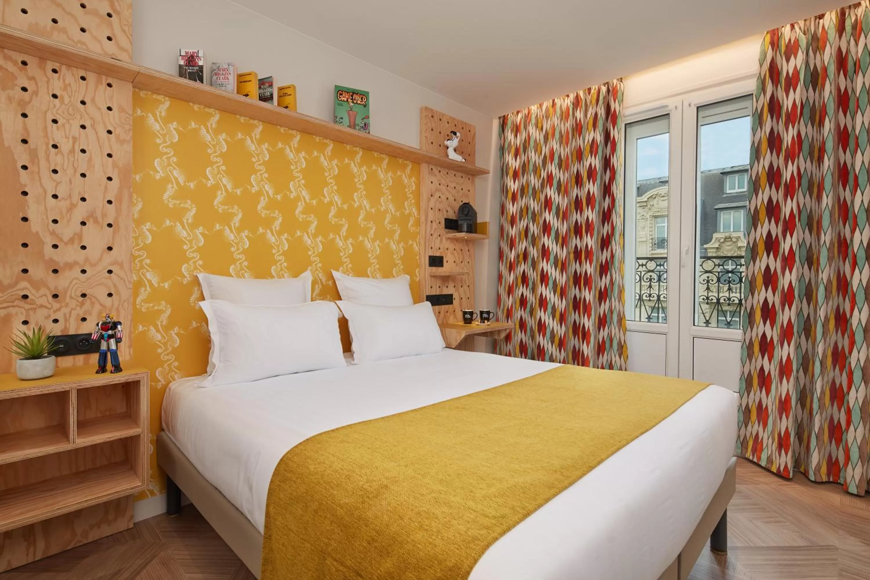 Photo of the whole room, Bed in Hotel Locomo - Gare de Lyon Bastille