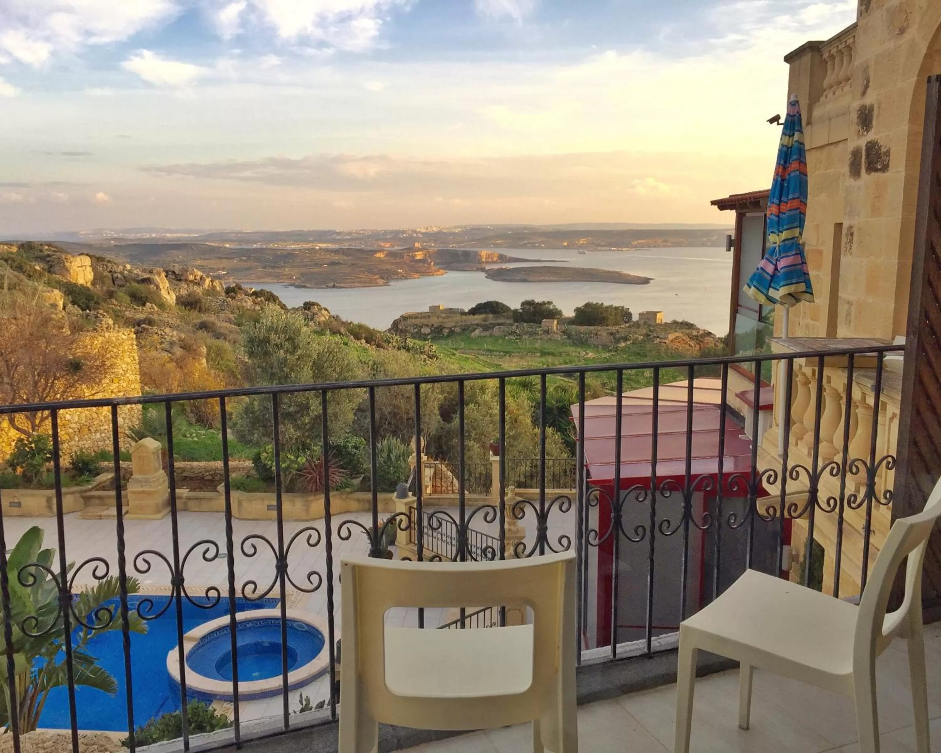 Balcony/Terrace, Pool View in Ferrieha B&B