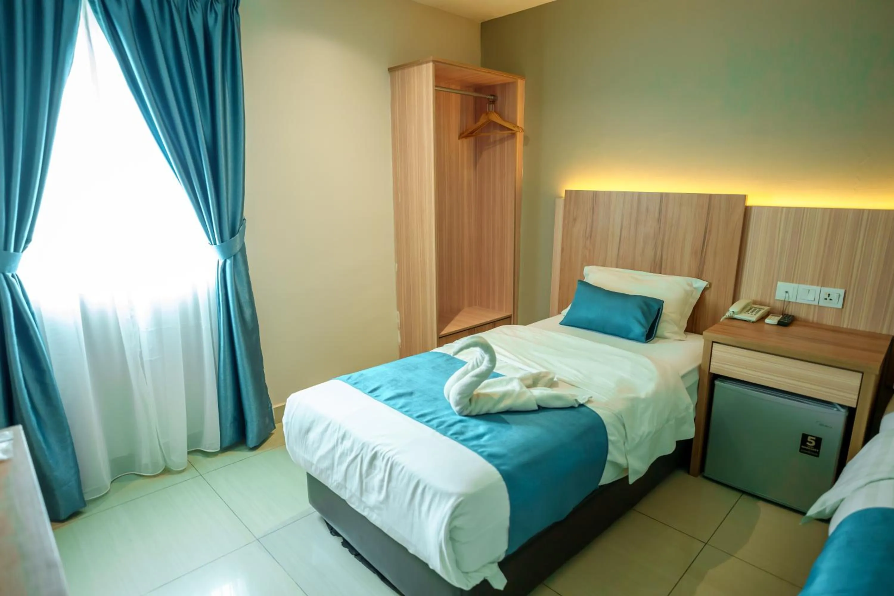 towels, Bed in Alaxis Hotel