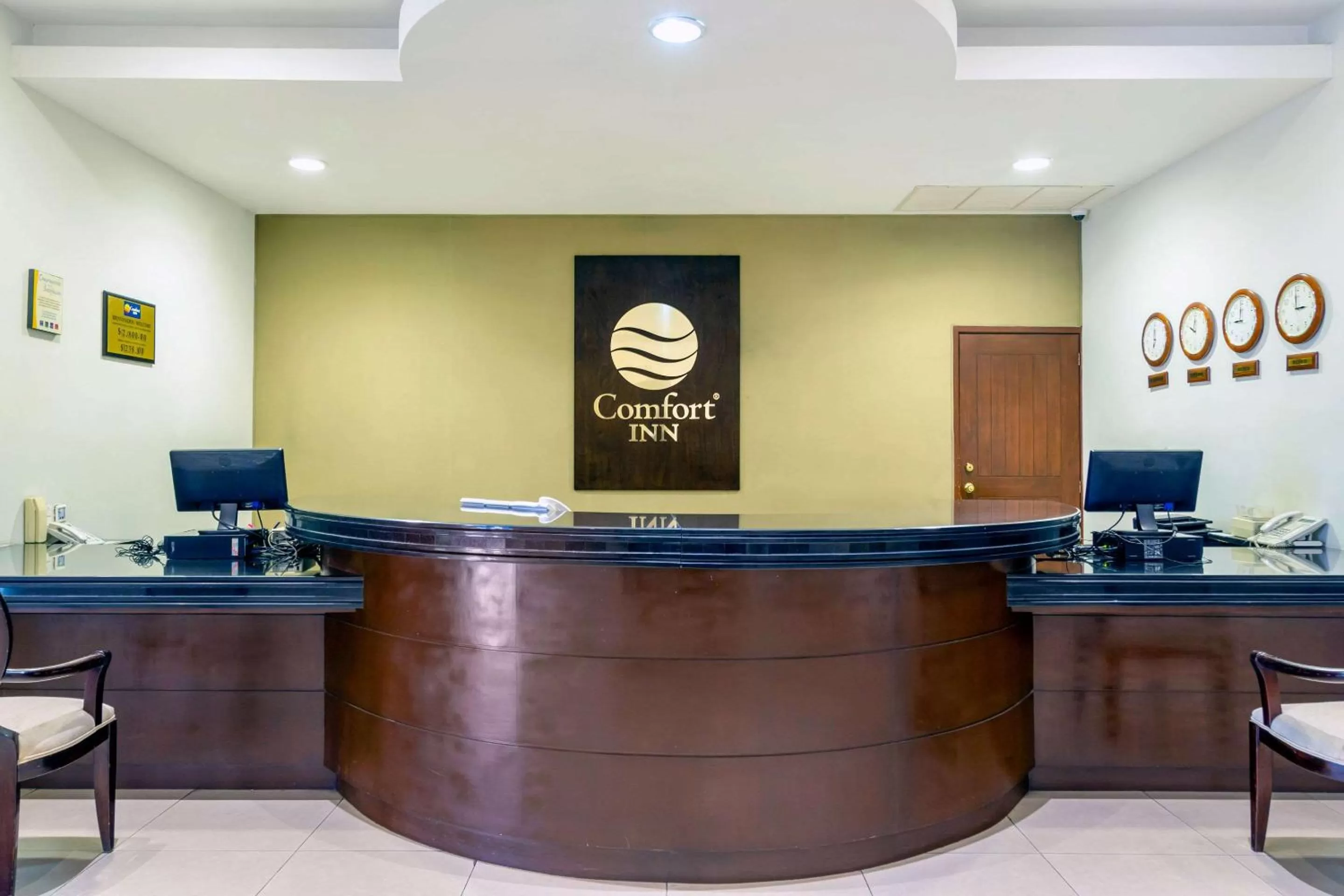 Lobby or reception in Comfort Inn Monterrey Norte