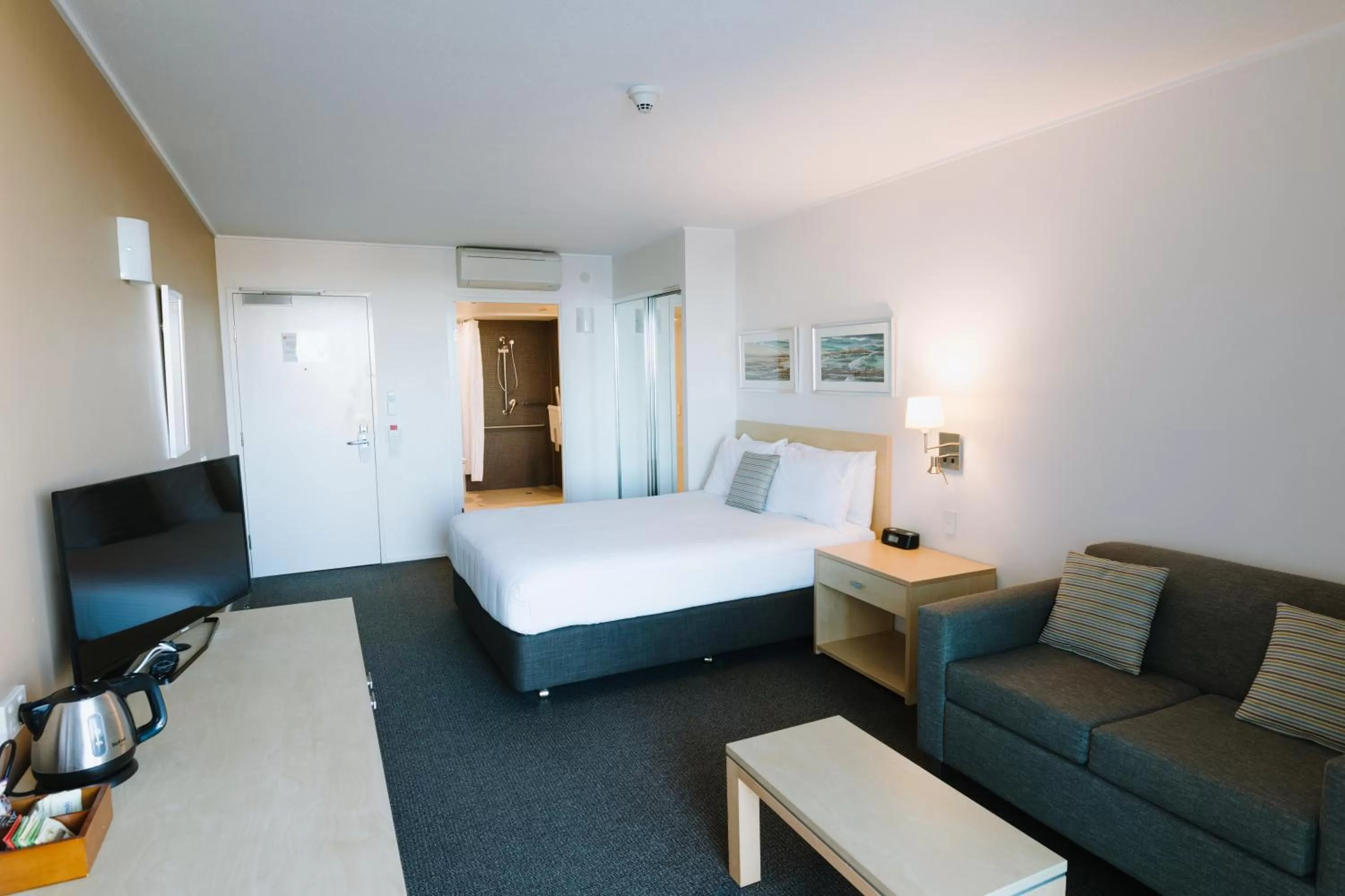 Bed in Ramada Hotel & Suites by Wyndham Ballina Byron