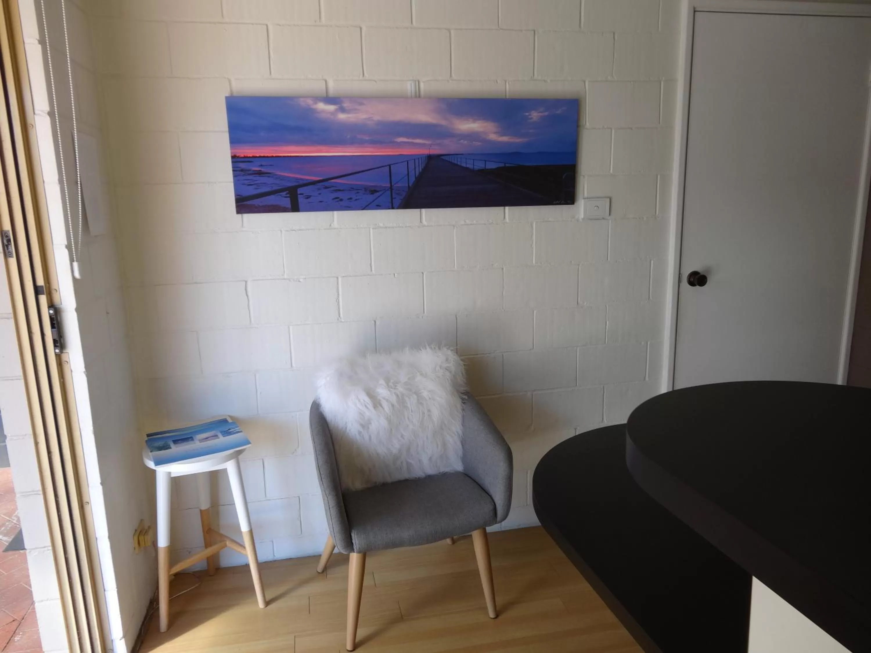 Lobby or reception, TV/Entertainment Center in Archipelago Apartments Esperance