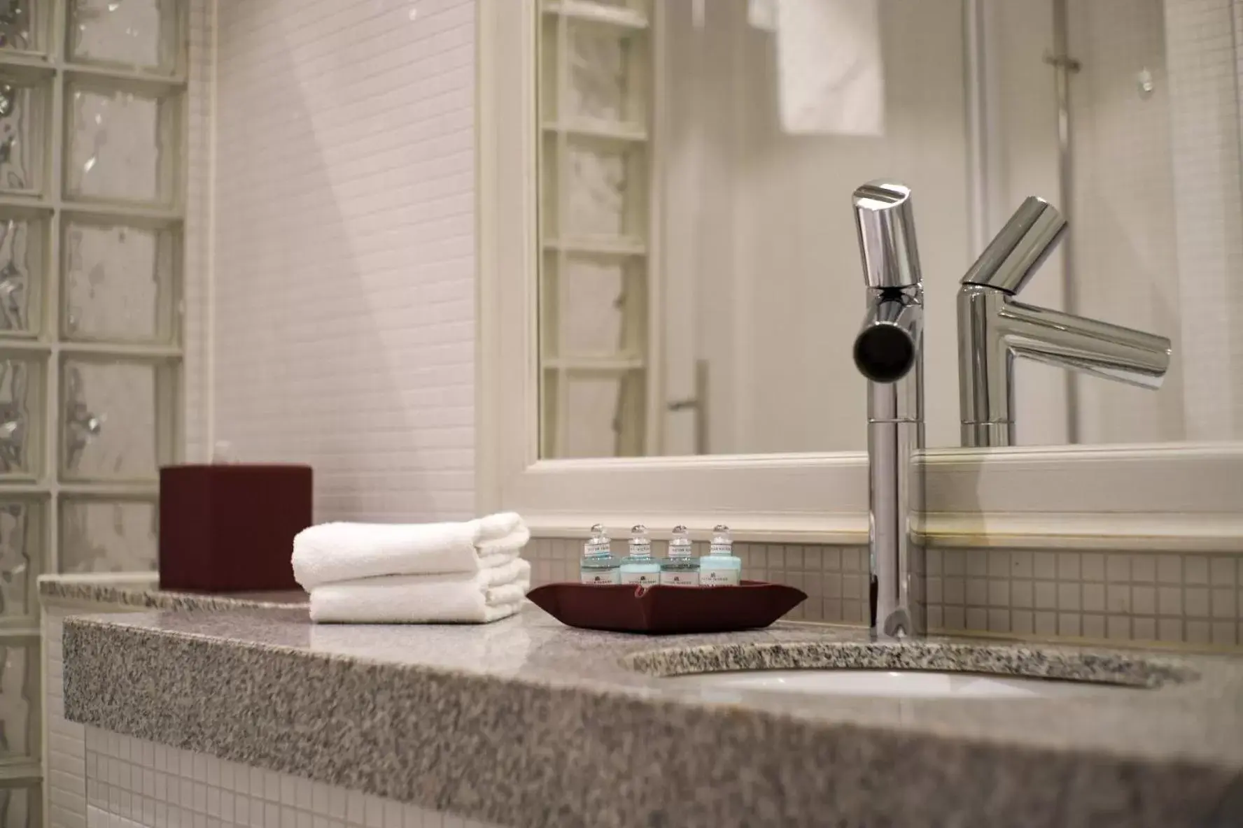 Deluxe Double Room in The Sparrow Hotel Deluxe Double Room in The Sparrow Hotel