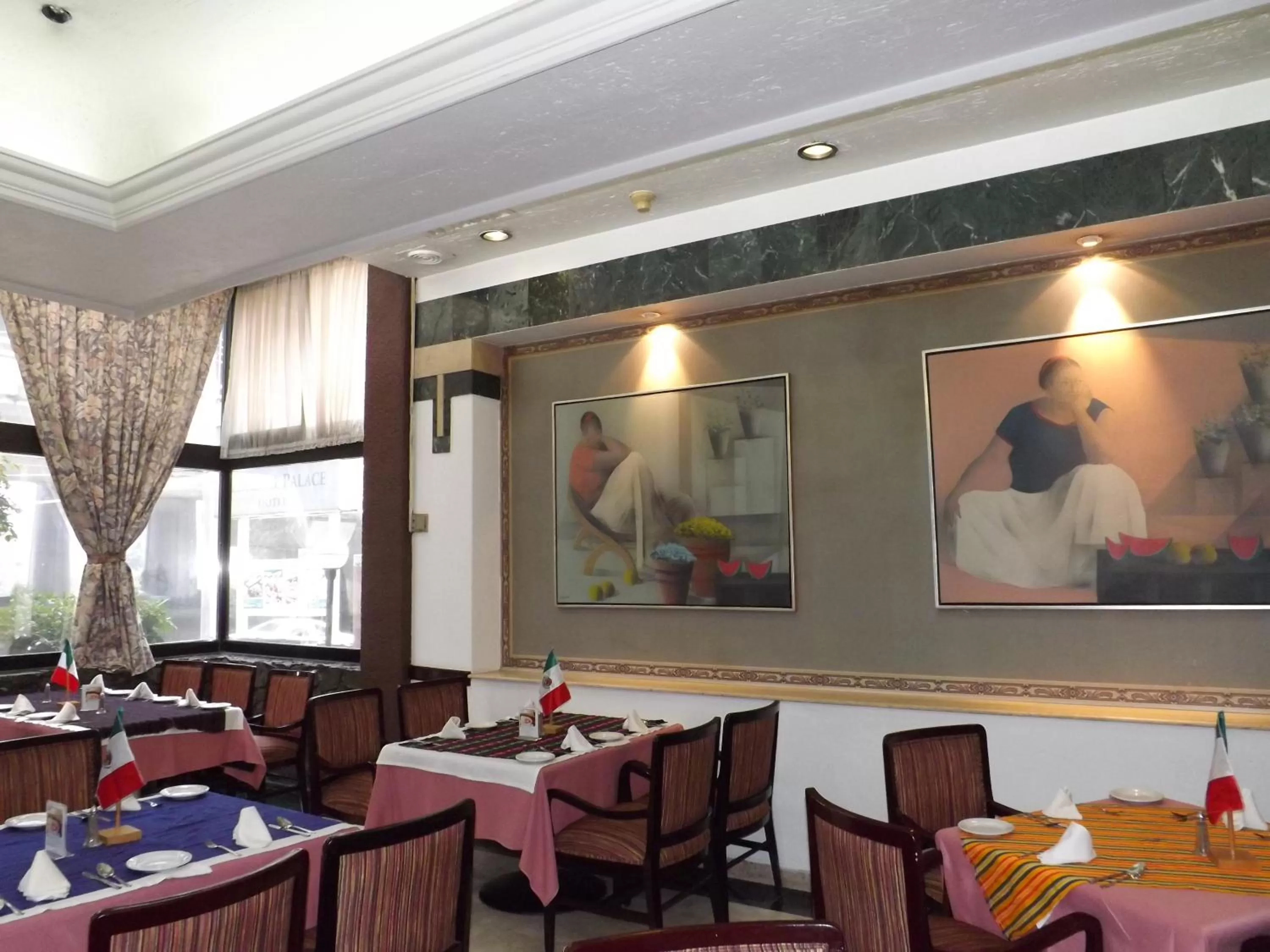 Restaurant/places to eat in Pedregal Palace