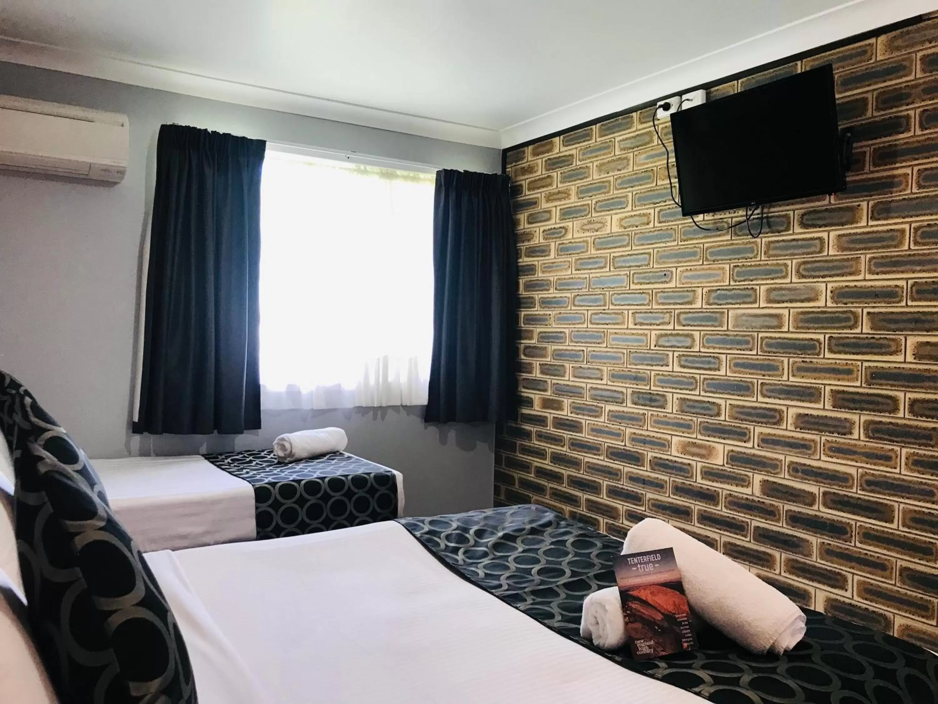 Bed in Jumbuck Motor Inn