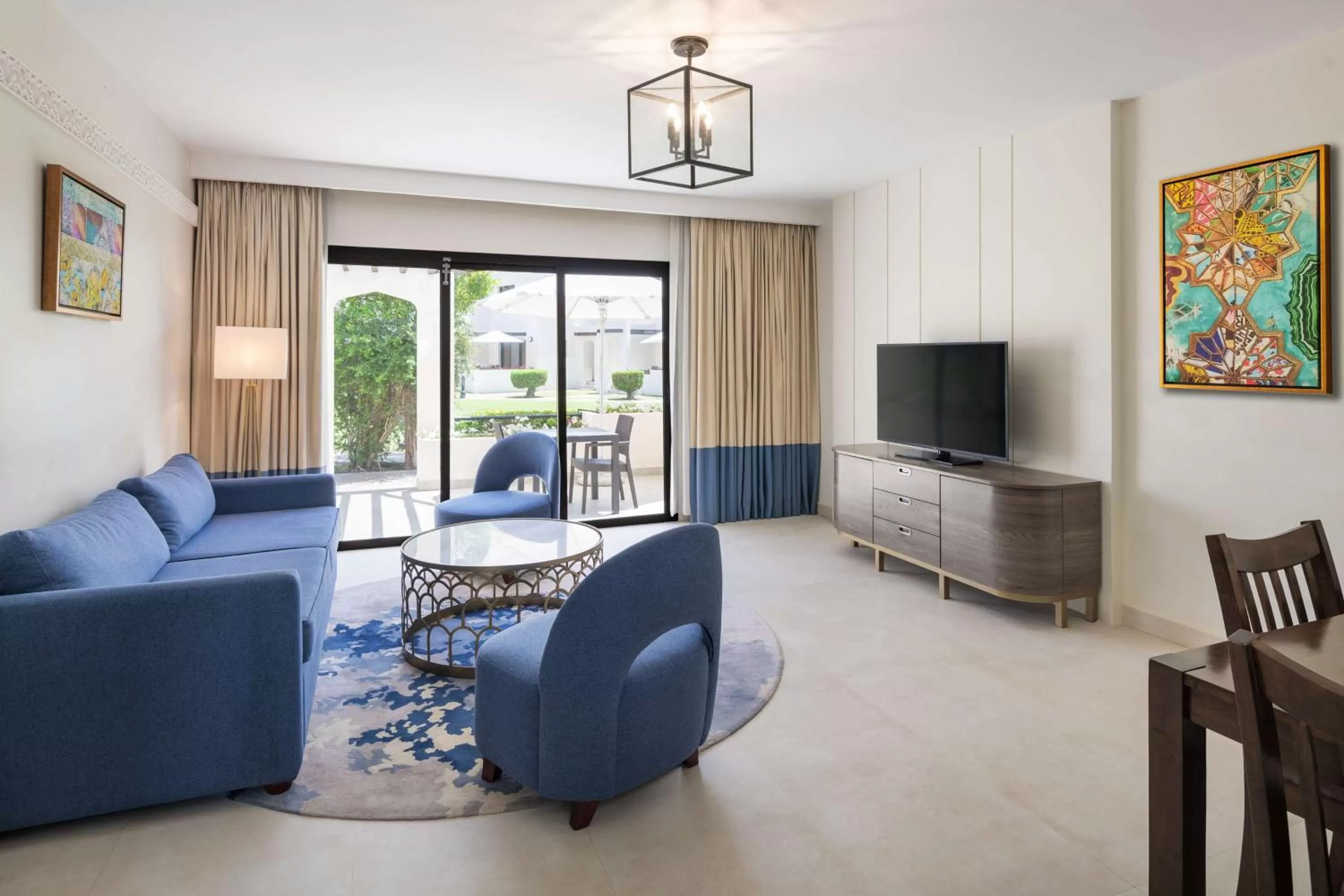 TV and multimedia in Radisson Blu Hotel & Resort, Al Ain