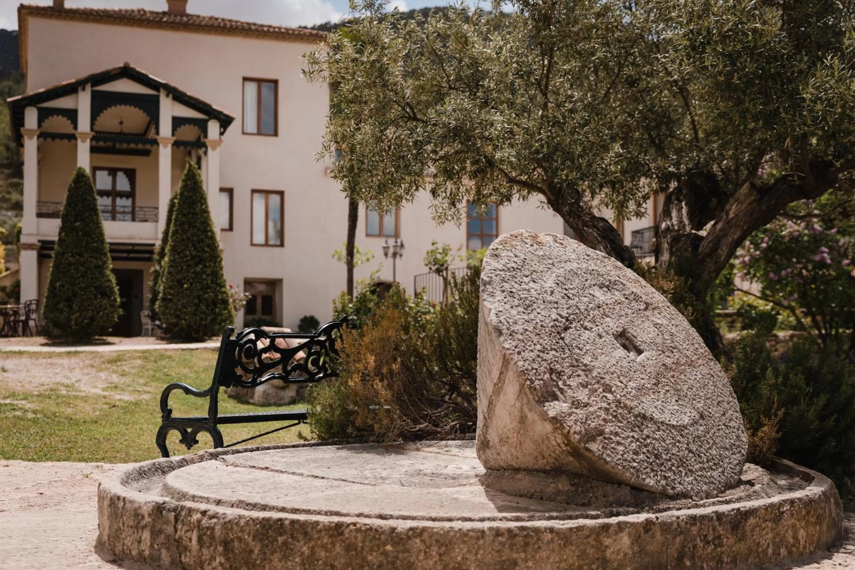Facade/entrance in Eco Hotel con encanto Masía la Mota B&B