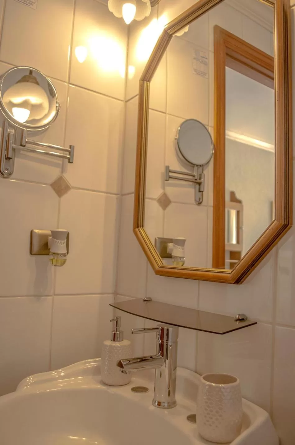 Bathroom in Hotel Manoir Atkinson