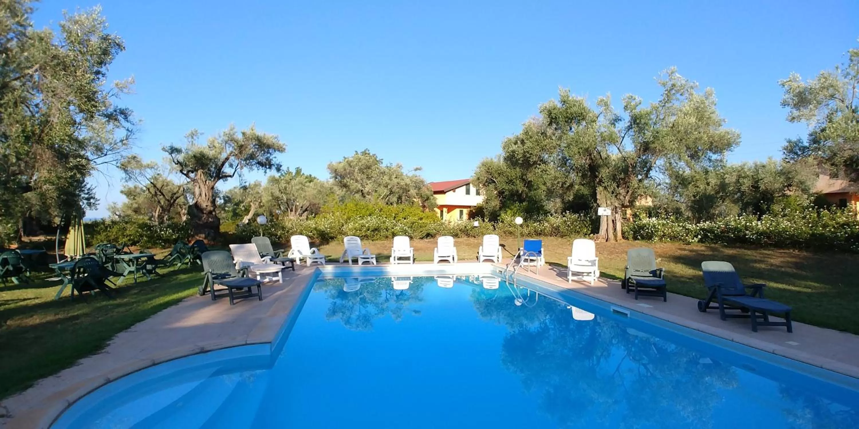Pool view in La Piana degli Ulivi