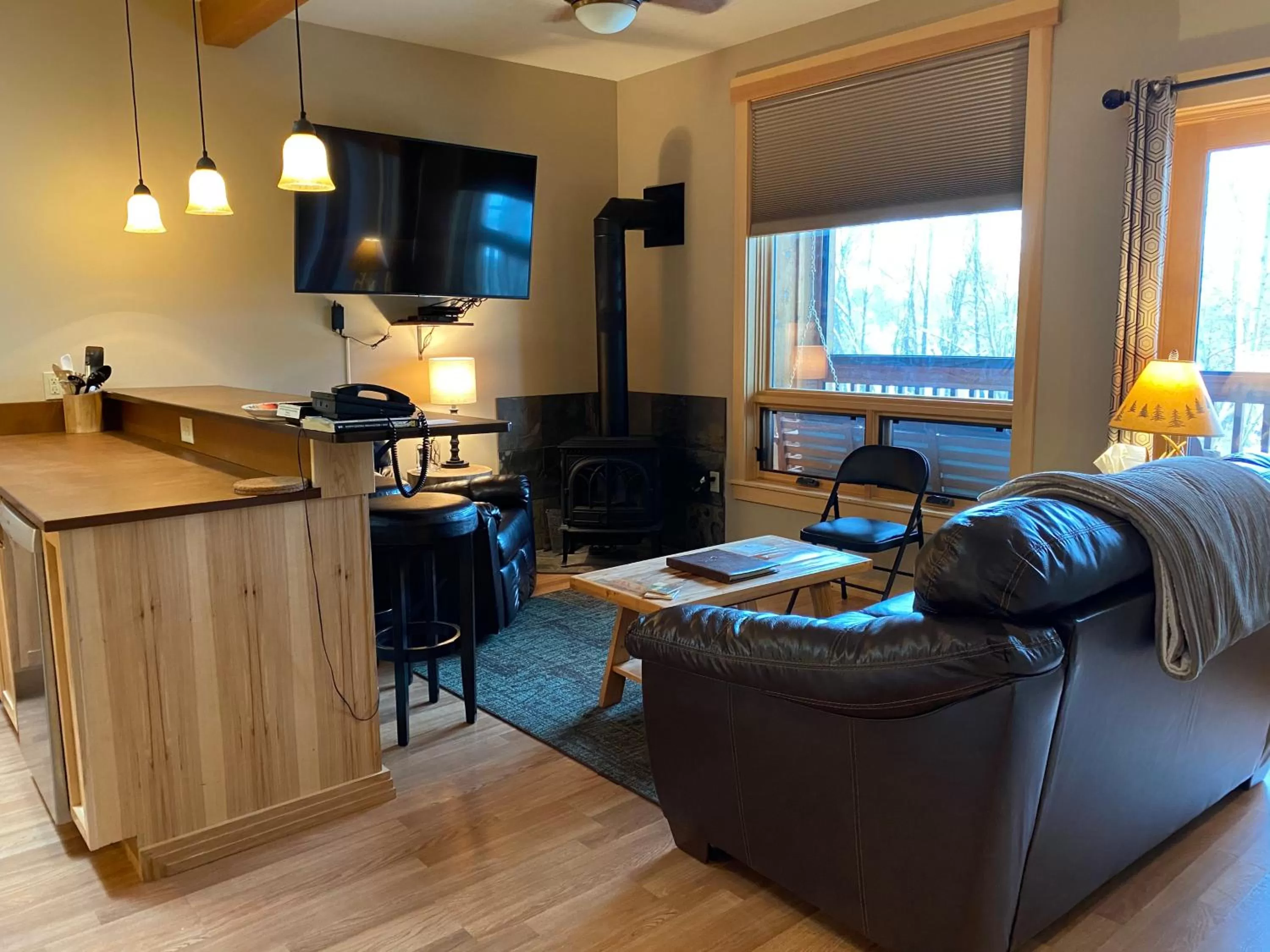 Living room in Twisp River Suites