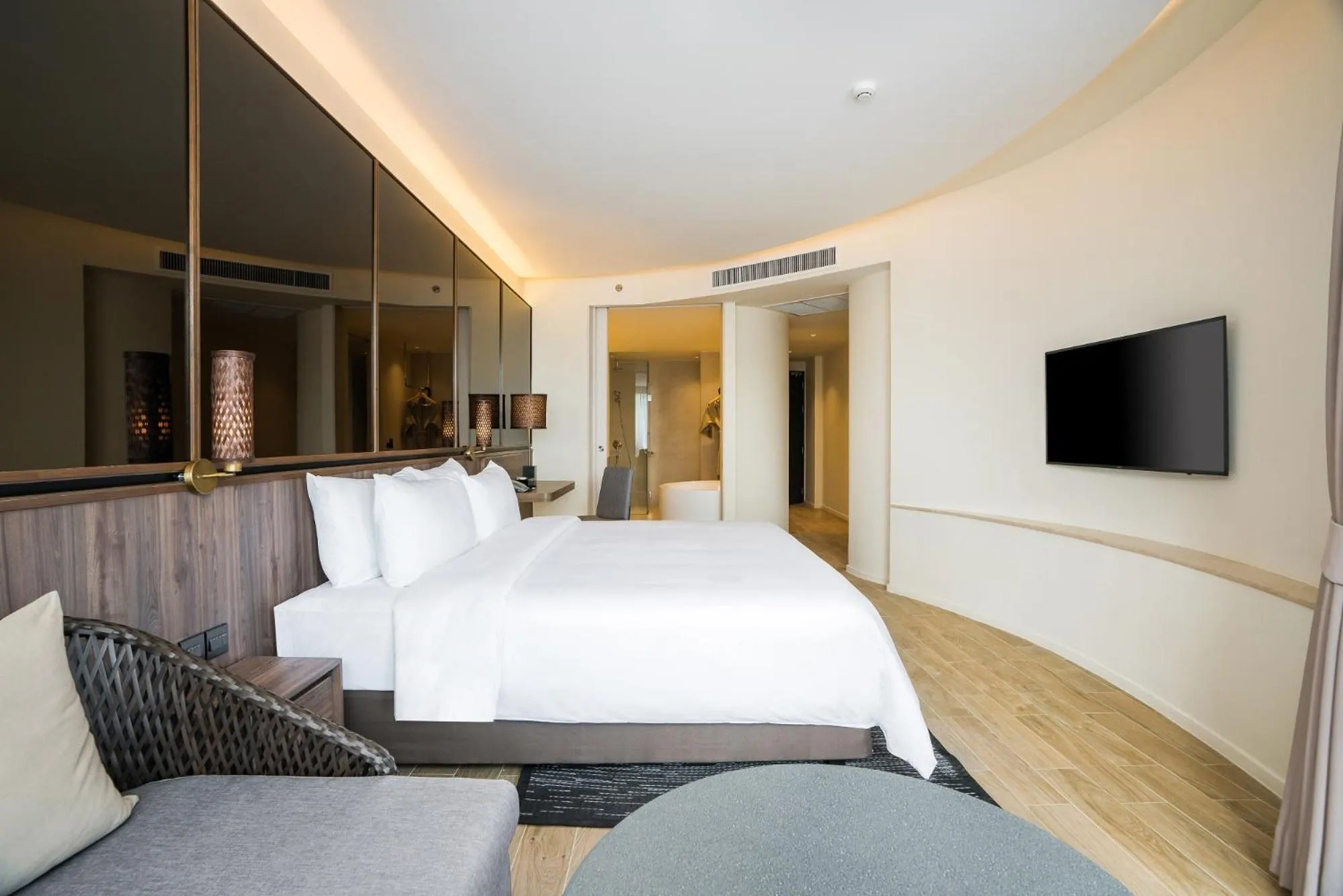 Photo of the whole room, Bed in Ana Anan Resort & Villas Pattaya