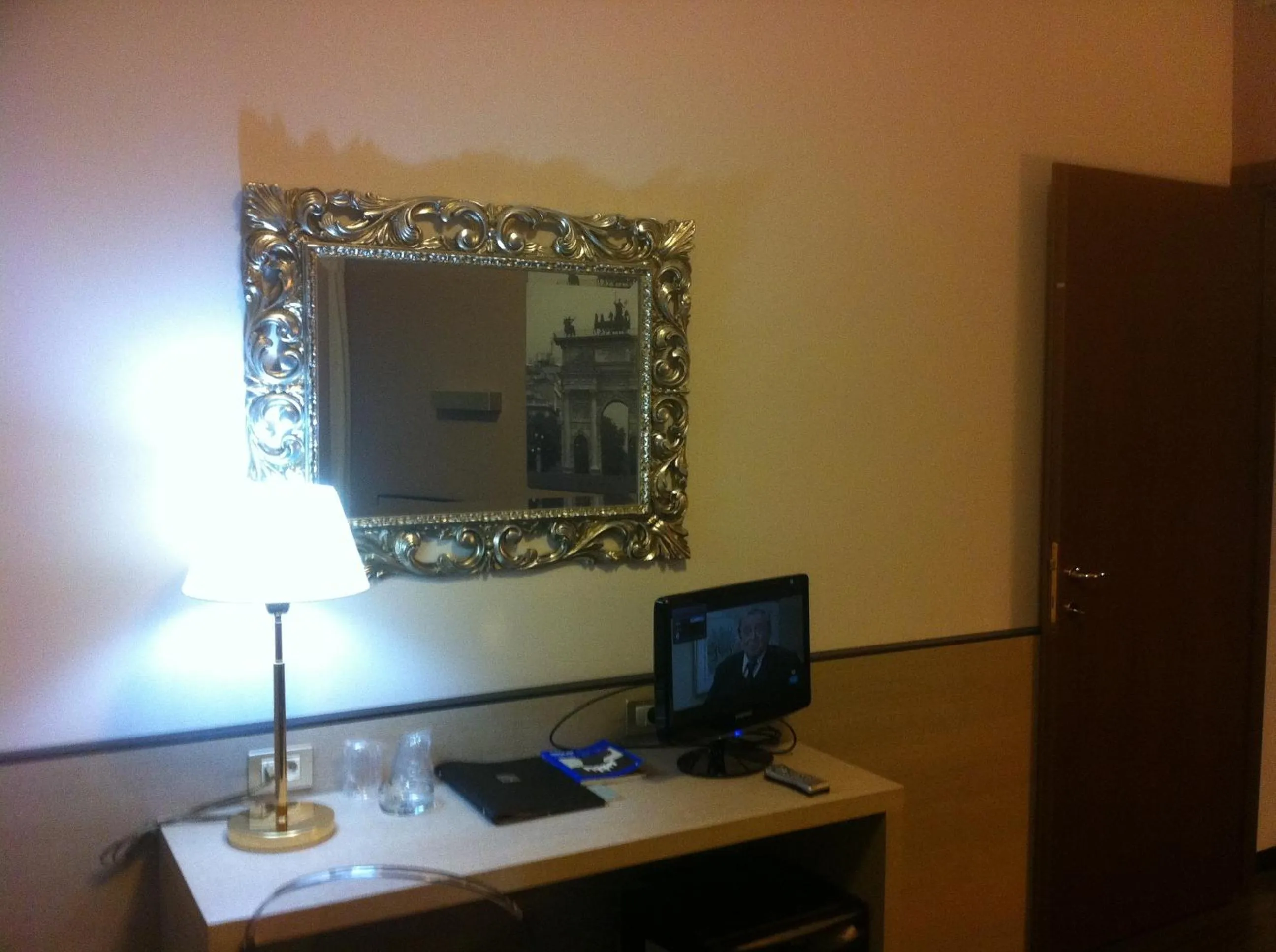 TV and multimedia in Hotel Mennini